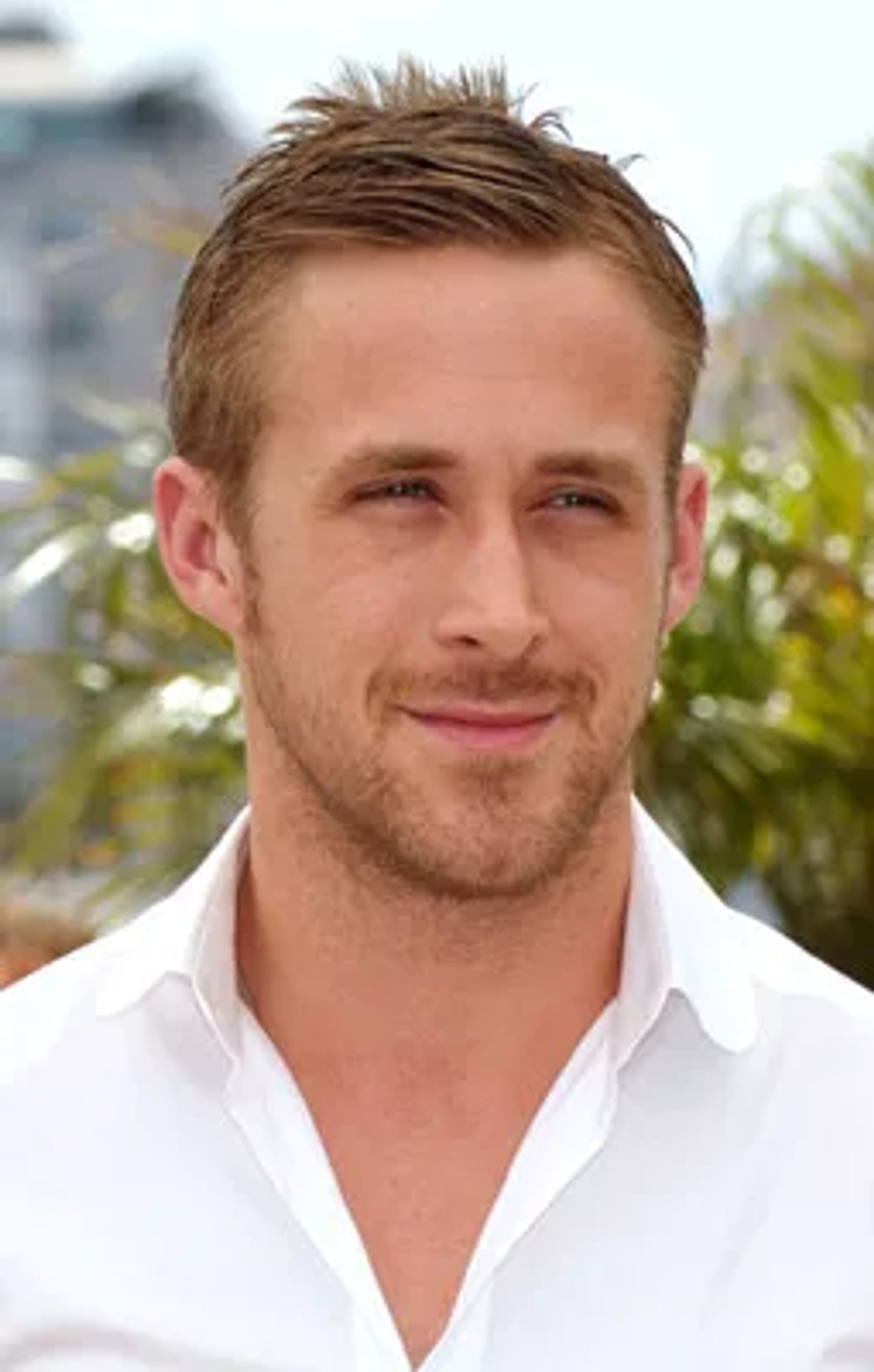 Actor Ryan Gosling attends the 'Blue Valentine' Photo Call held at the Palais des Festivals during the 63rd Annual International Cannes Film Festival on May 18, 2010 in Cannes, France.