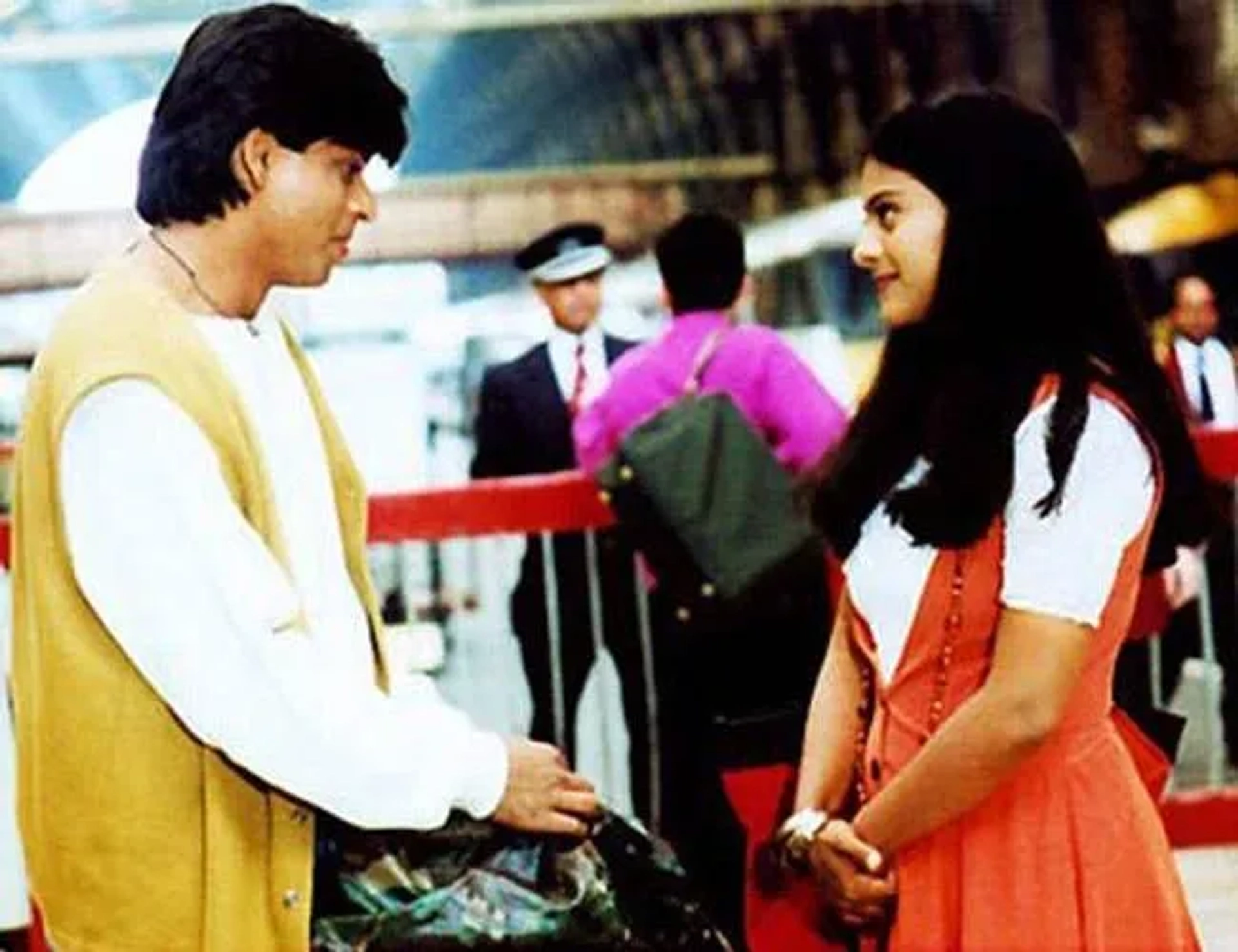 Kajol and Shah Rukh Khan in Dilwale Dulhania Le Jayenge (1995)