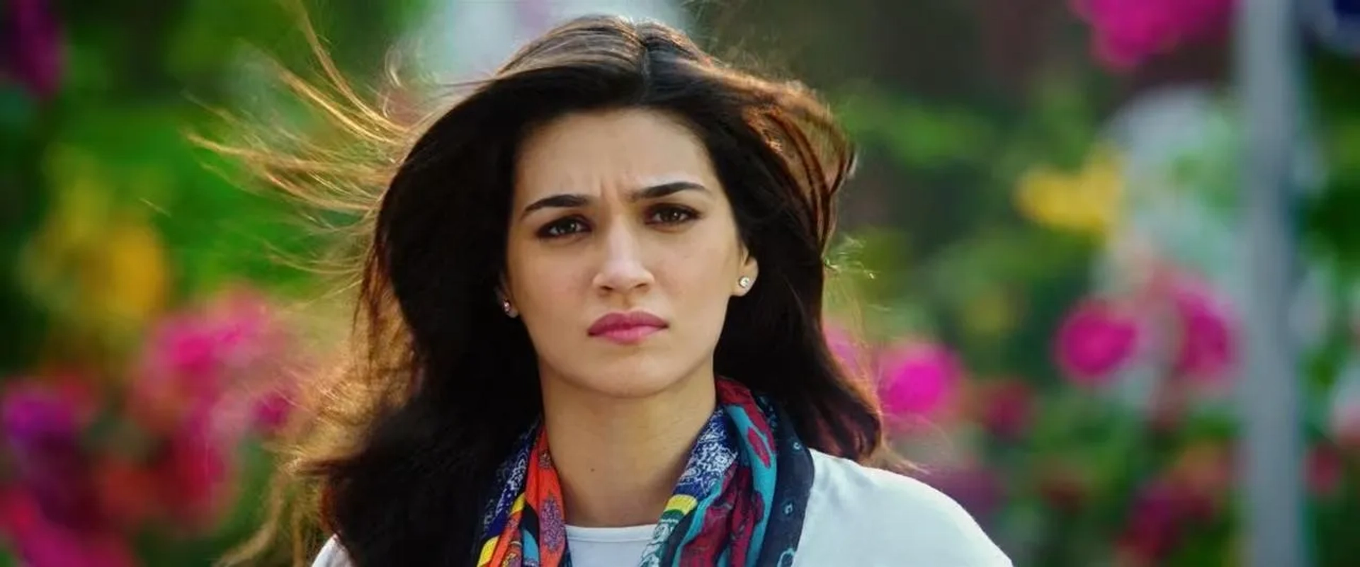 Kriti Sanon in Dilwale (2015)