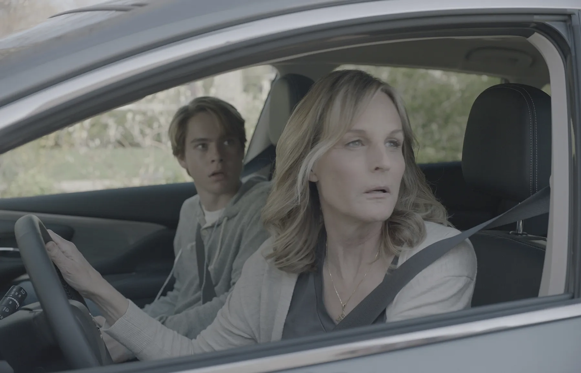 Helen Hunt and Judah Lewis in I See You (2019)