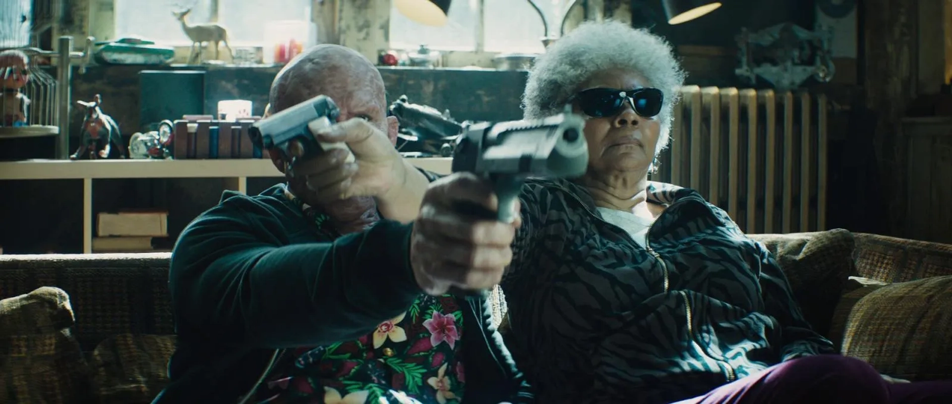 Ryan Reynolds and Leslie Uggams in Deadpool 2 (2018)