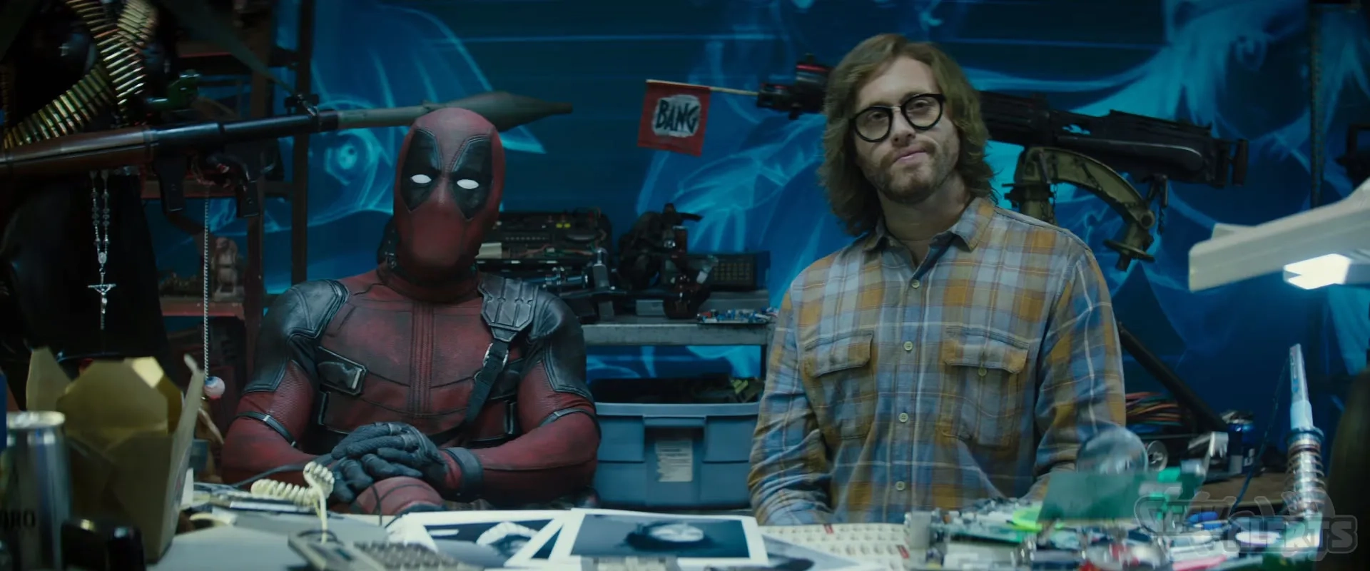 Ryan Reynolds and T.J. Miller in Deadpool 2 (2018)