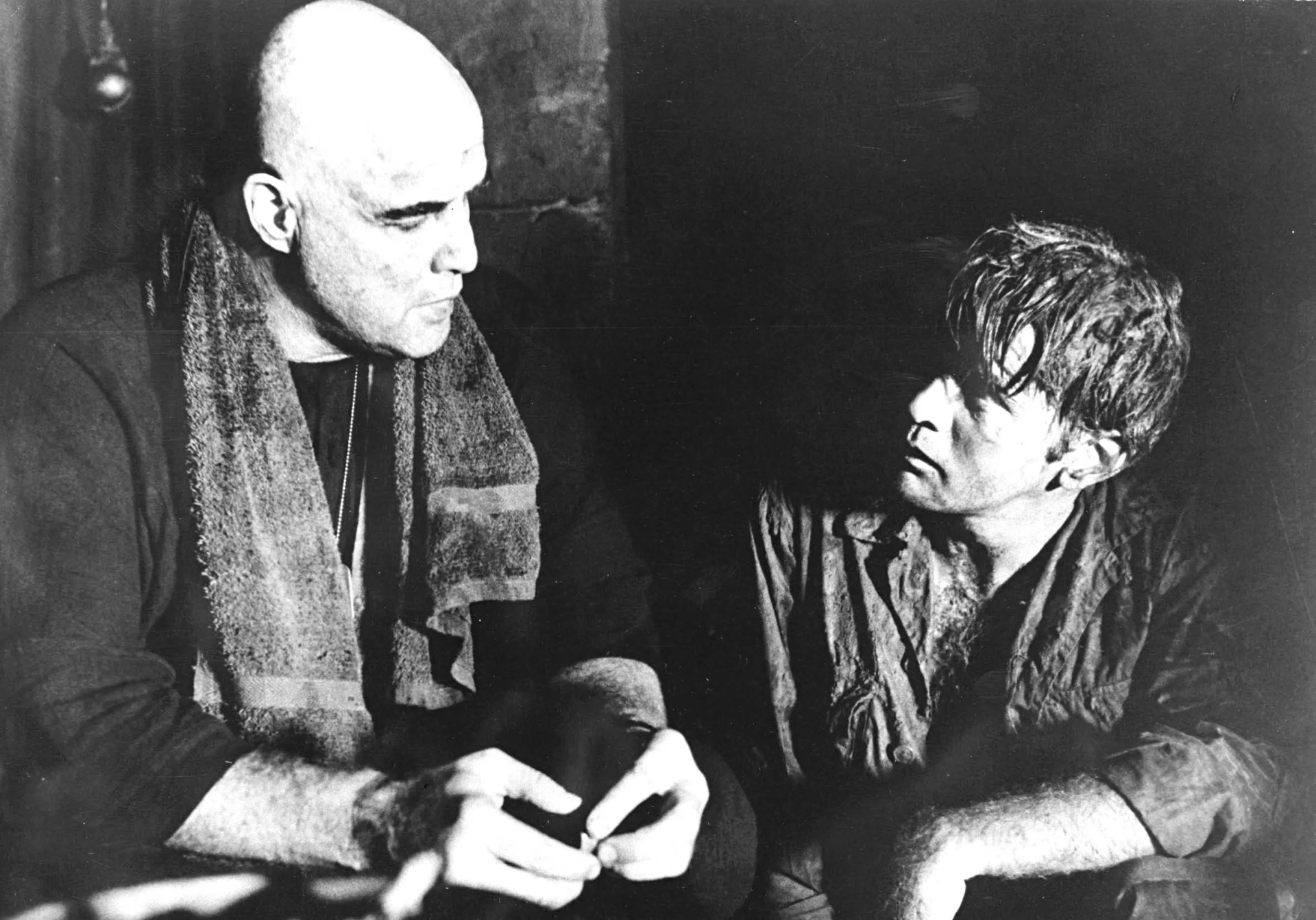 Marlon Brando and Martin Sheen in Apocalypse Now (1979)