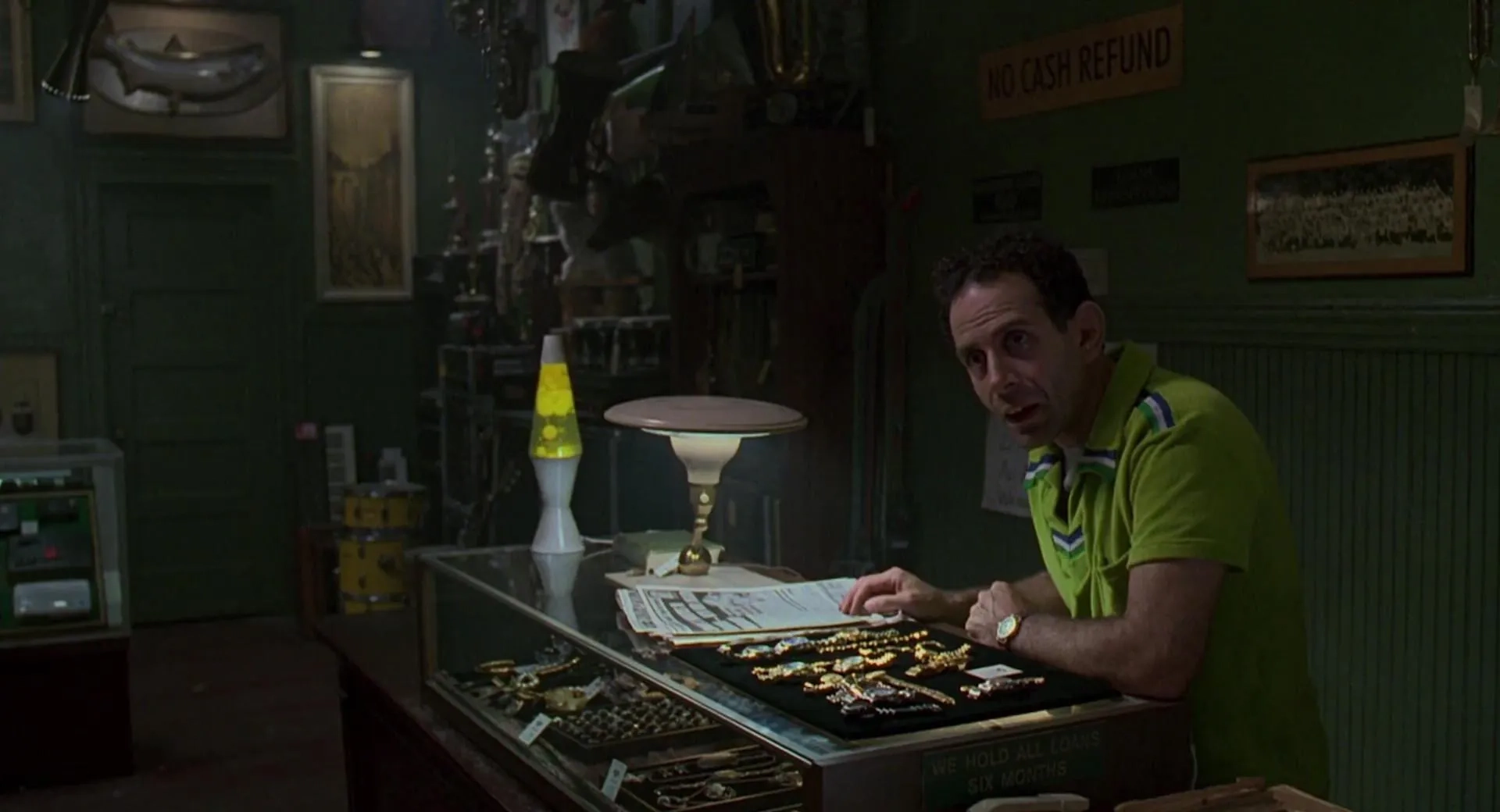 Tony Shalhoub in Men in Black (1997)