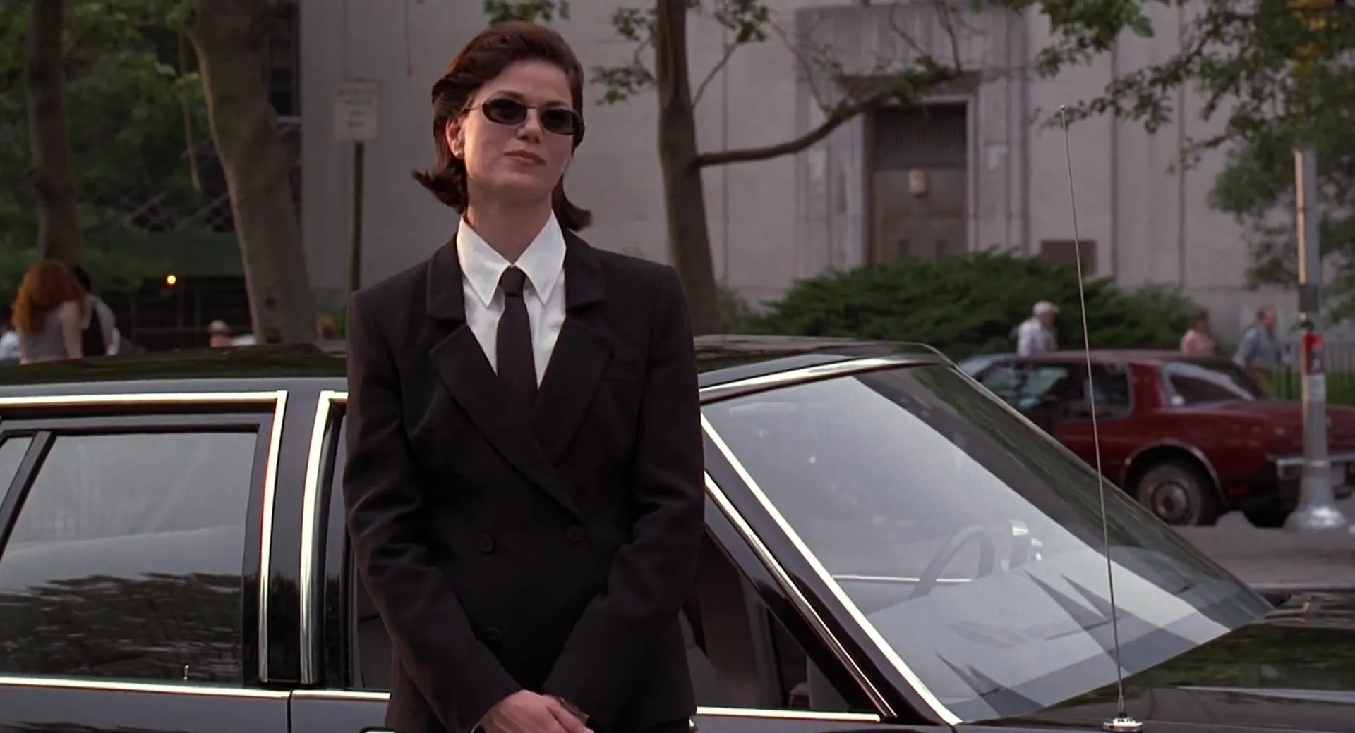 Linda Fiorentino in Men in Black (1997)