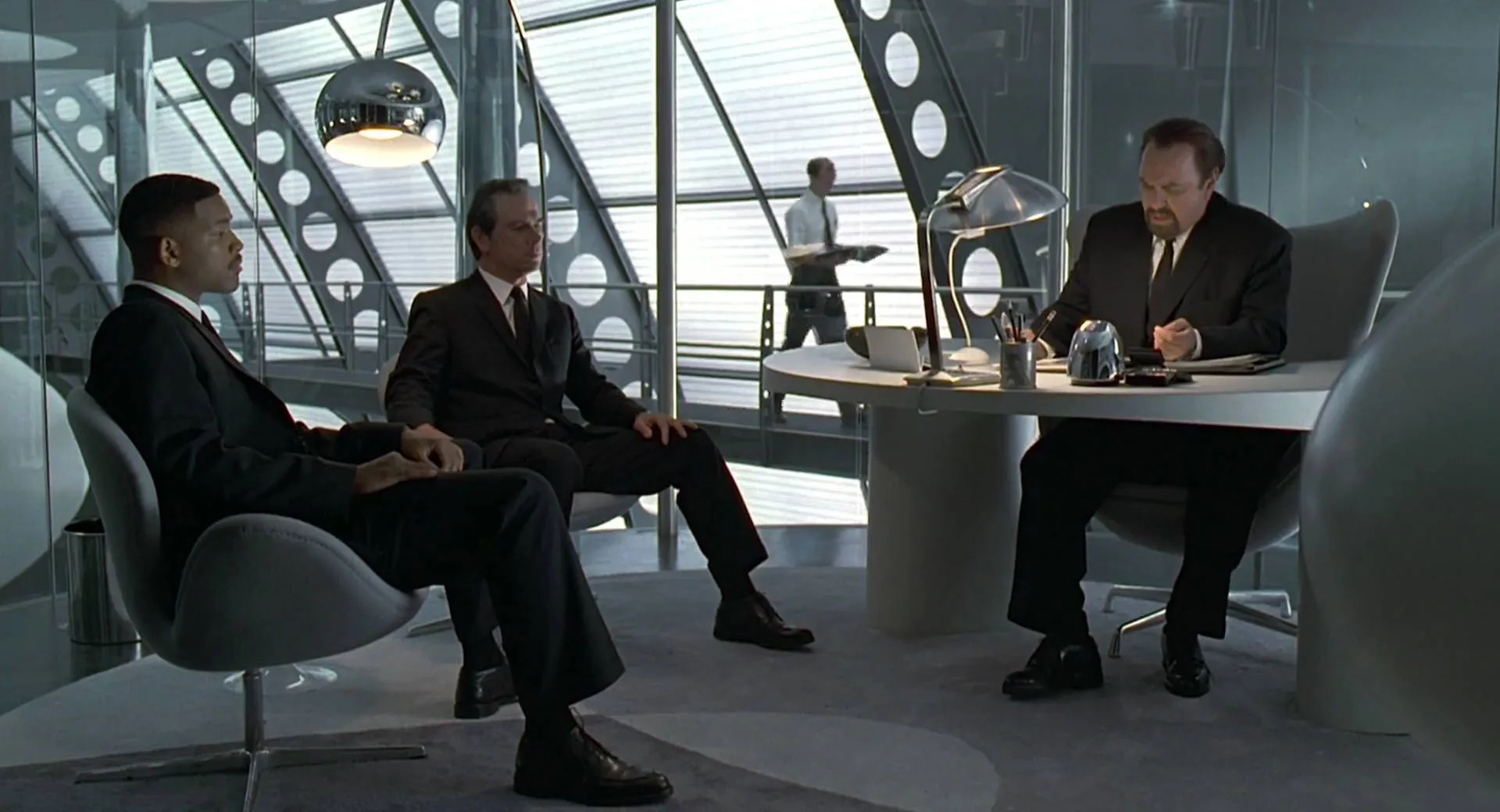 Tommy Lee Jones, Will Smith, and Rip Torn in Men in Black (1997)