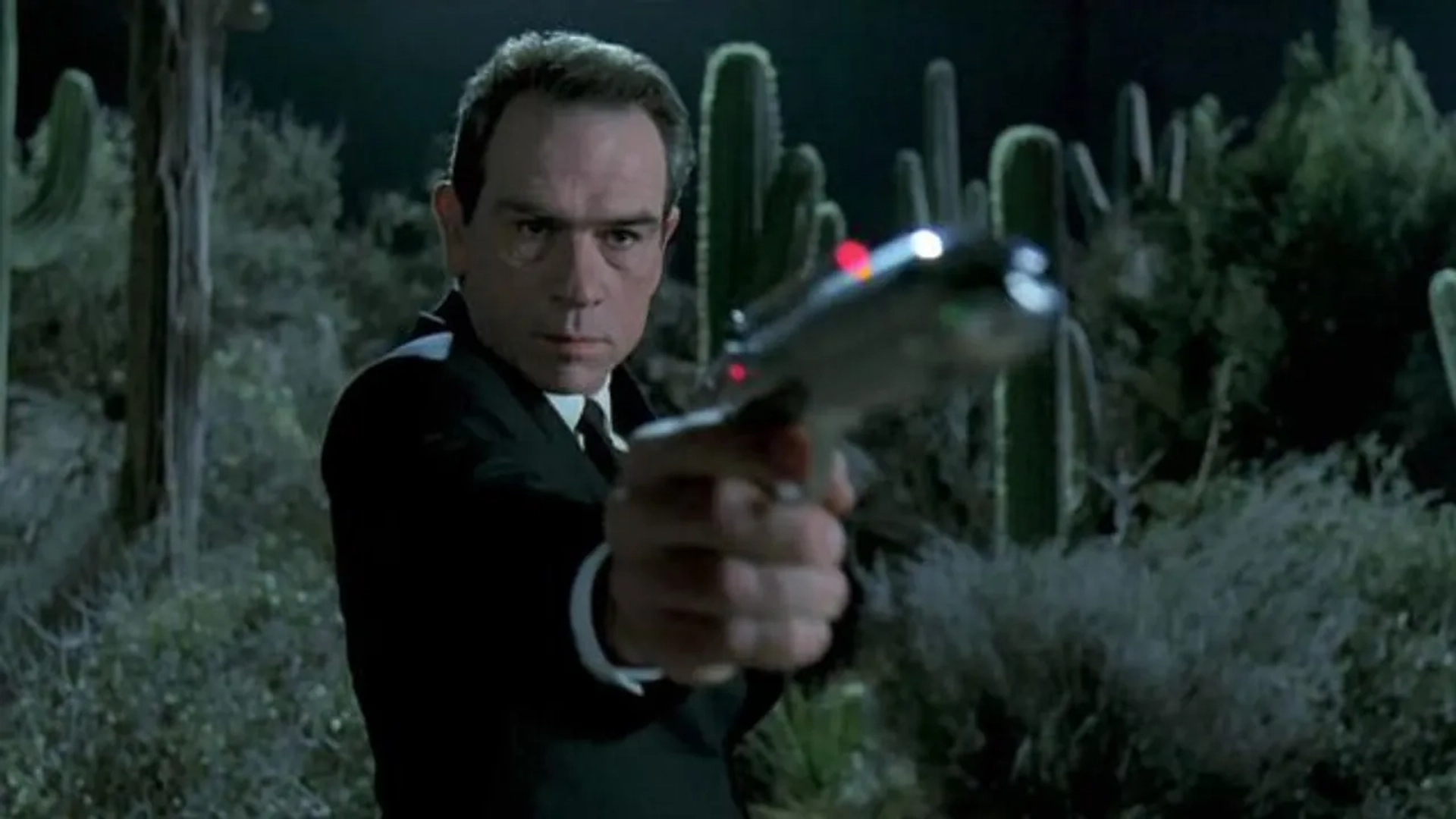 Tommy Lee Jones in Men in Black (1997)