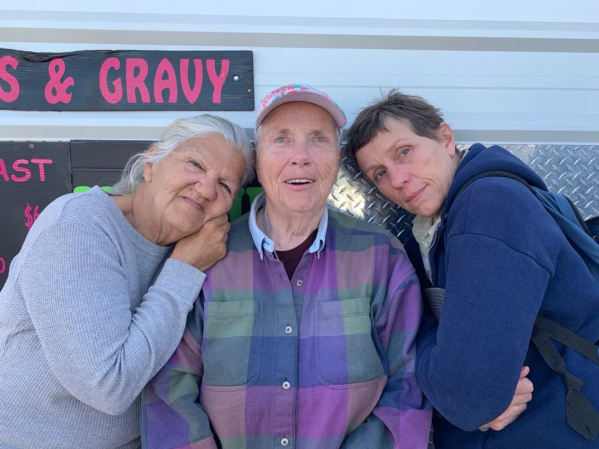 Frances McDormand, Charlene Swankie, and Linda May in Nomadland (2020)