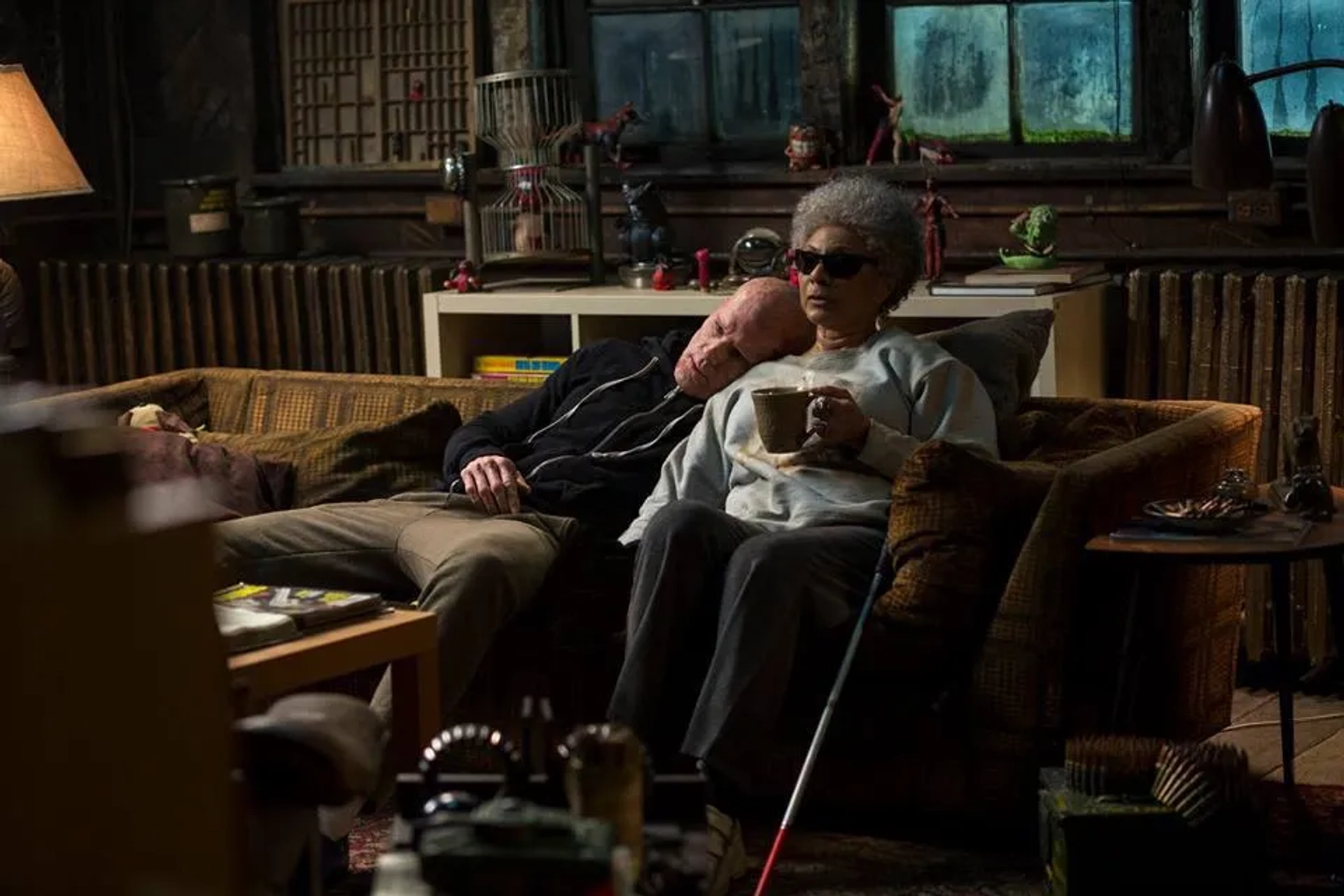 Ryan Reynolds and Leslie Uggams in Deadpool (2016)