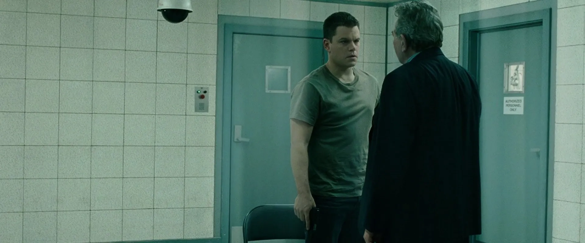Matt Damon and Albert Finney in The Bourne Ultimatum (2007)