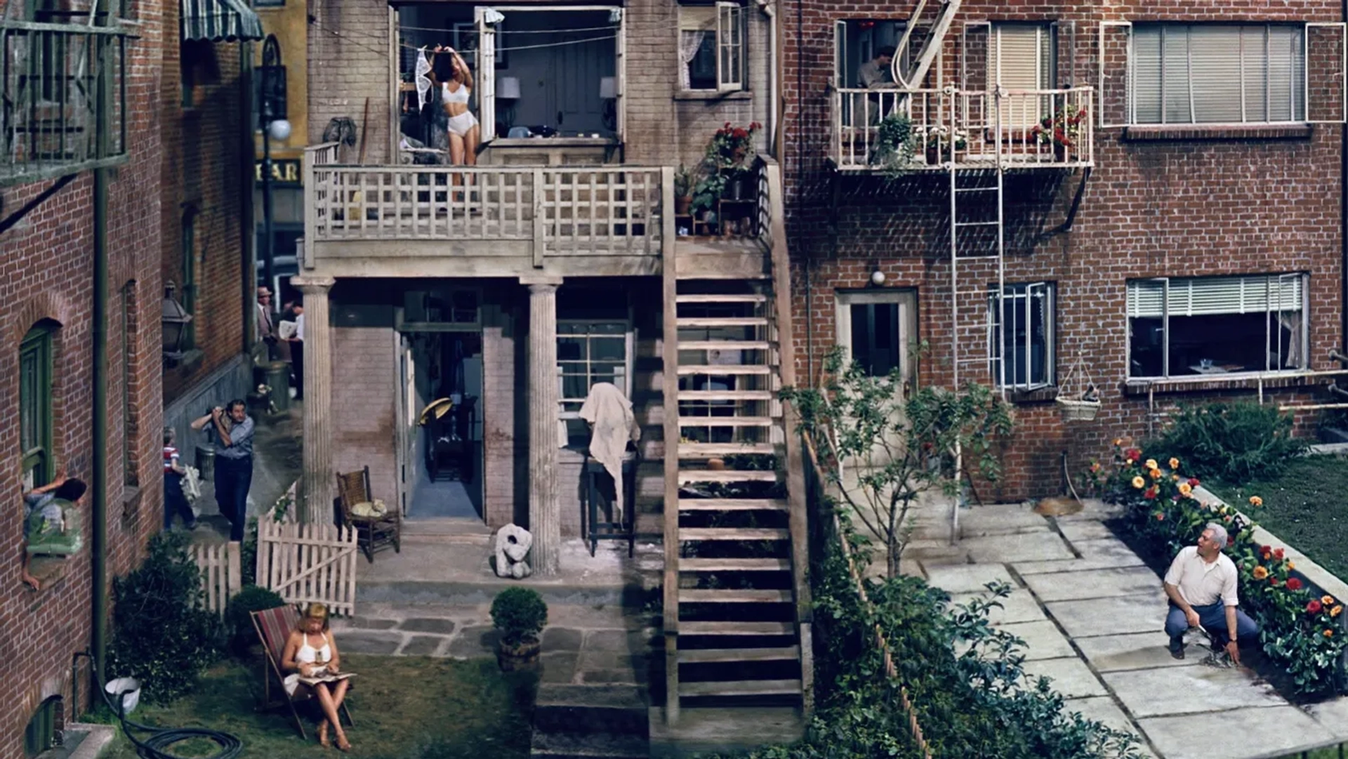 Raymond Burr, Iphigenie Castiglioni, Georgine Darcy, Jesslyn Fax, and Jack Stoney in Rear Window (1954)