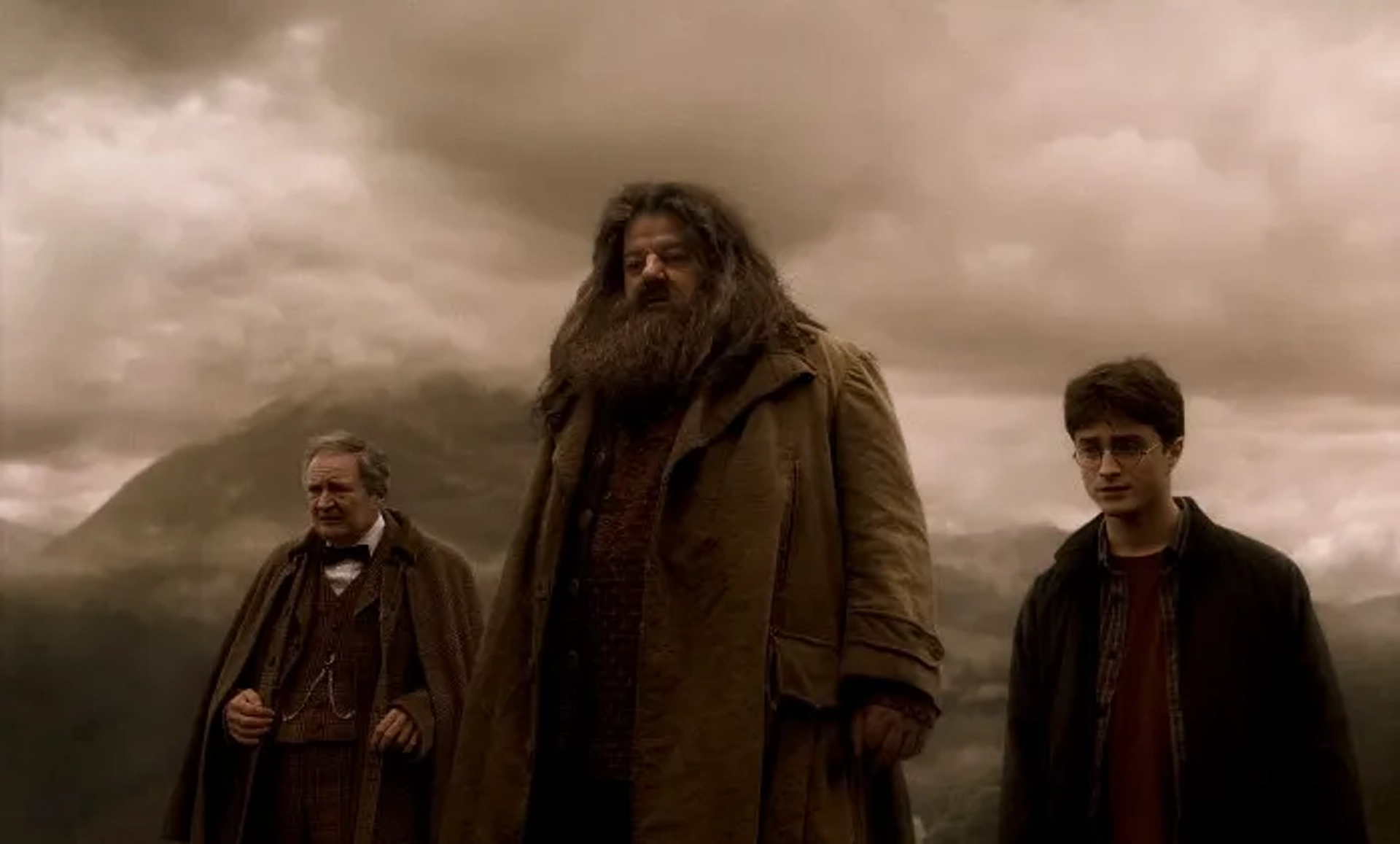 Jim Broadbent, Robbie Coltrane, and Daniel Radcliffe in Harry Potter and the Half-Blood Prince (2009)