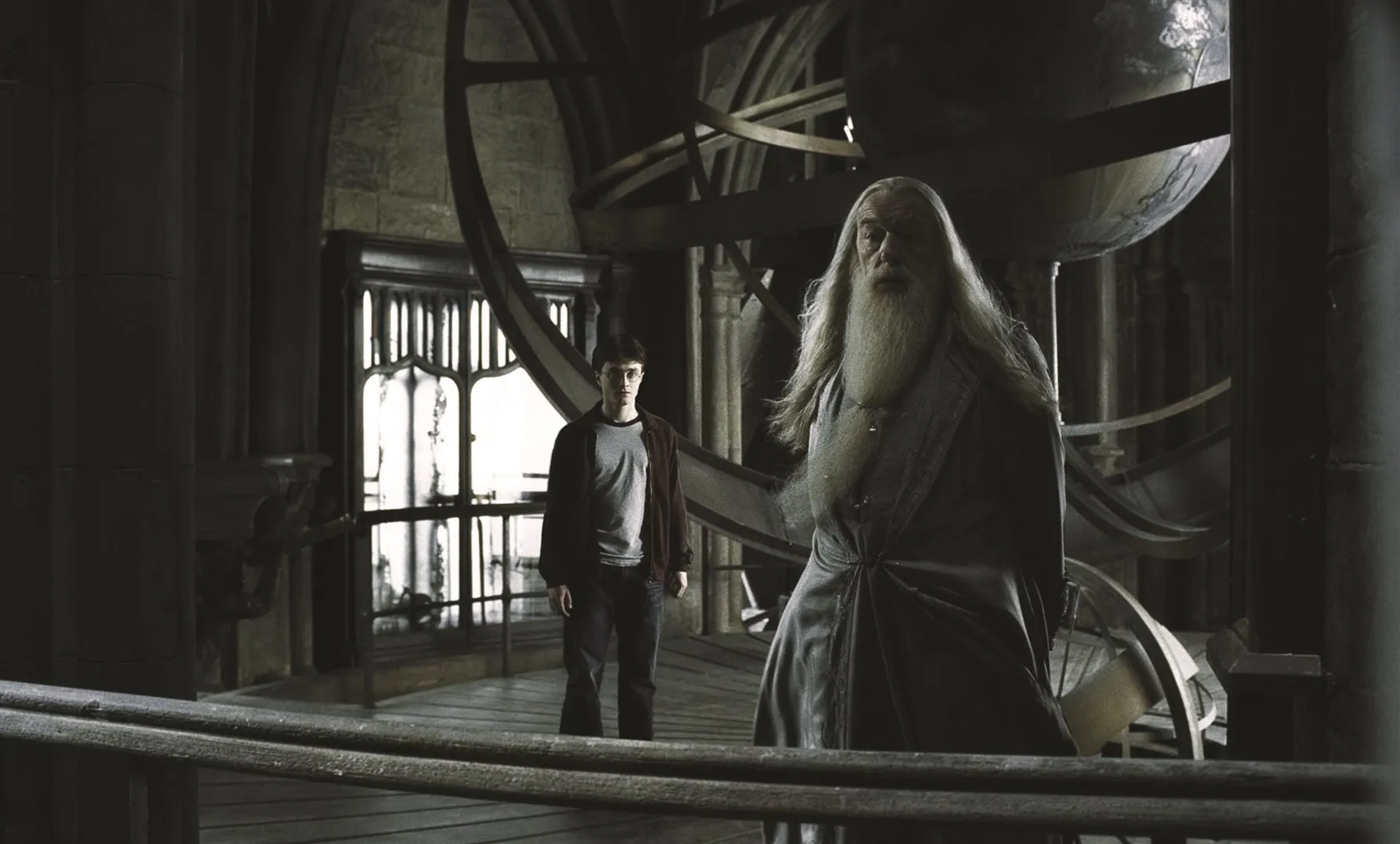 Michael Gambon and Daniel Radcliffe in Harry Potter and the Half-Blood Prince (2009)