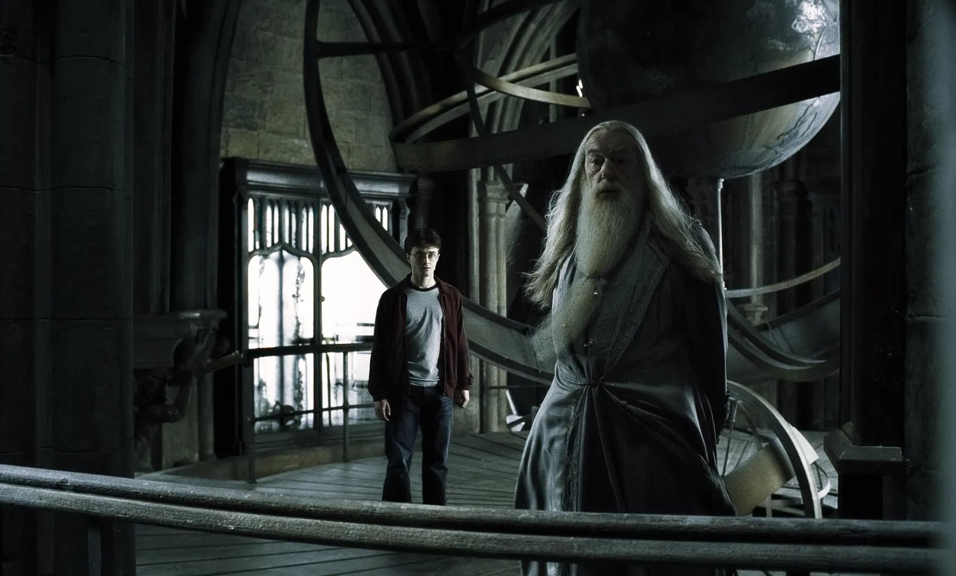 Michael Gambon and Daniel Radcliffe in Harry Potter and the Half-Blood Prince (2009)