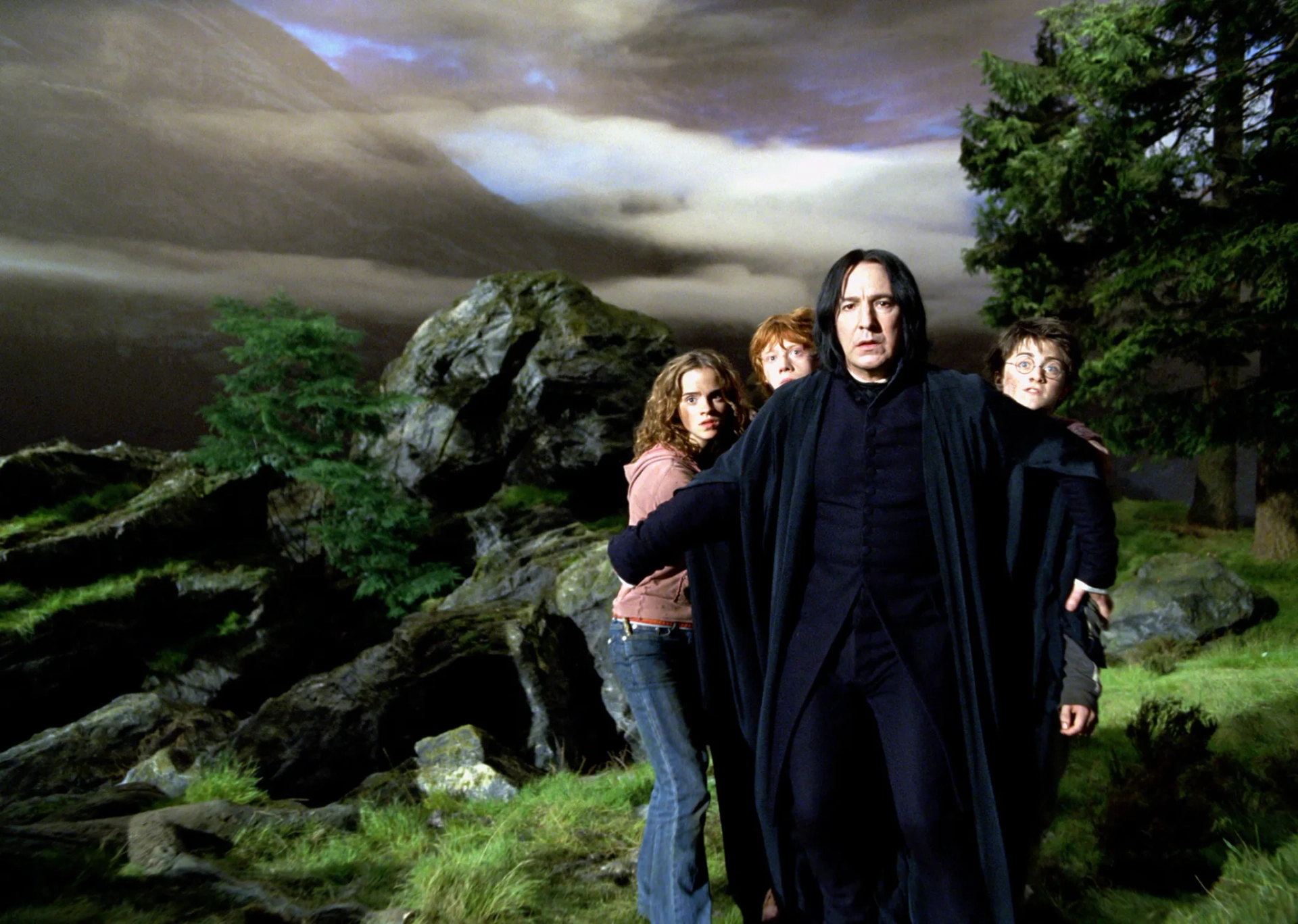 Alan Rickman, Rupert Grint, Daniel Radcliffe, and Emma Watson in Harry Potter and the Prisoner of Azkaban (2004)