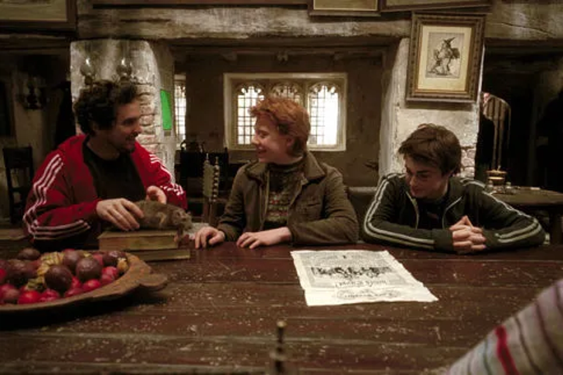 Alfonso Cuarón, Rupert Grint, and Daniel Radcliffe in Harry Potter and the Prisoner of Azkaban (2004)