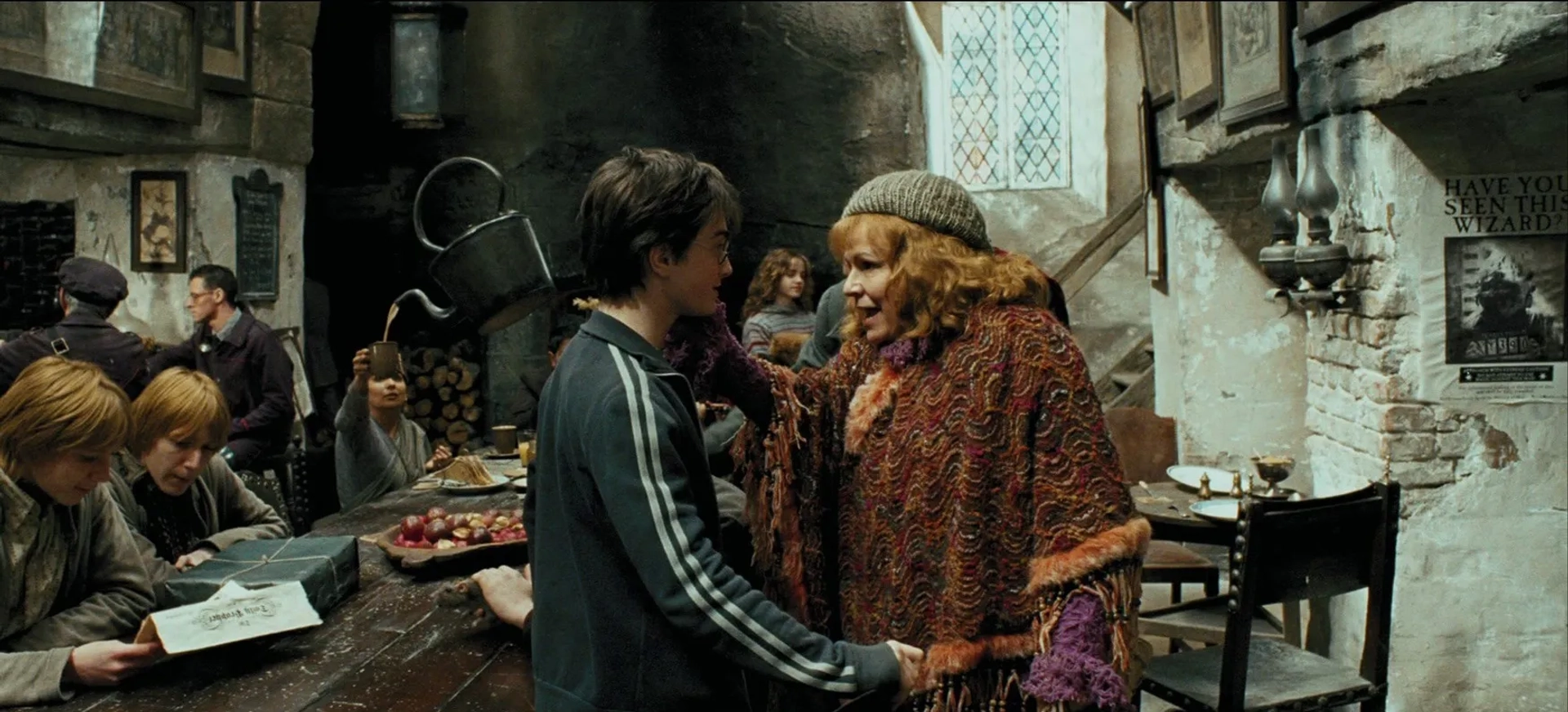 Daniel Radcliffe, Julie Walters, Emma Watson, James Phelps, and Oliver Phelps in Harry Potter and the Prisoner of Azkaban (2004)