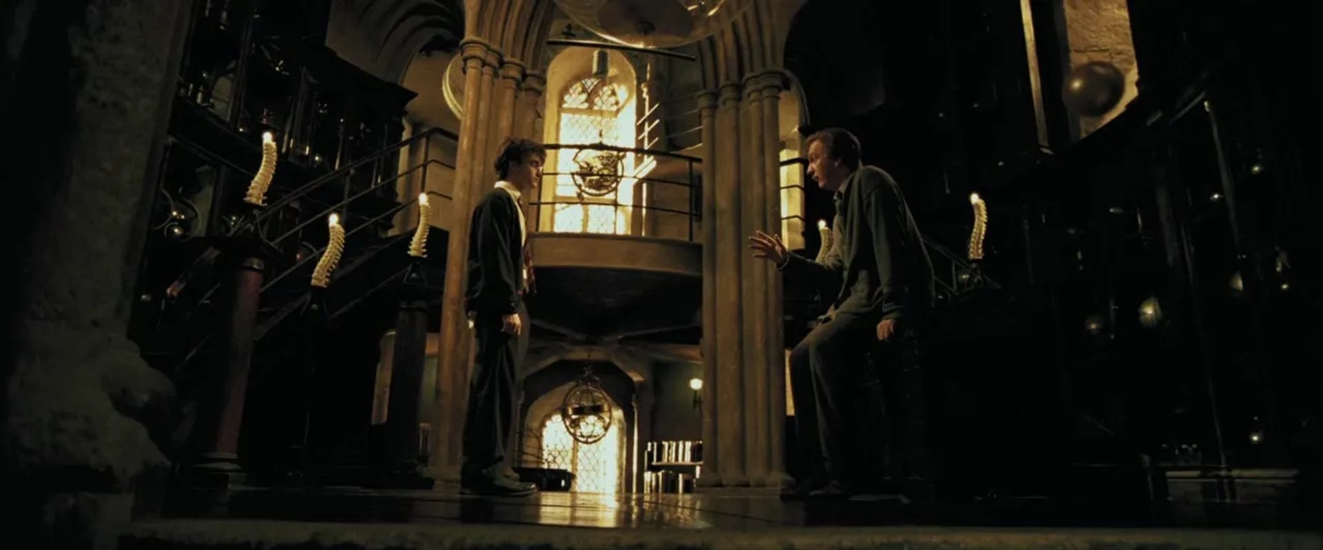 David Thewlis and Daniel Radcliffe in Harry Potter and the Prisoner of Azkaban (2004)