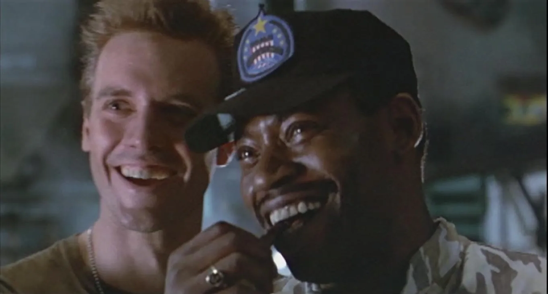 Michael Biehn and Al Matthews in Aliens (1986)