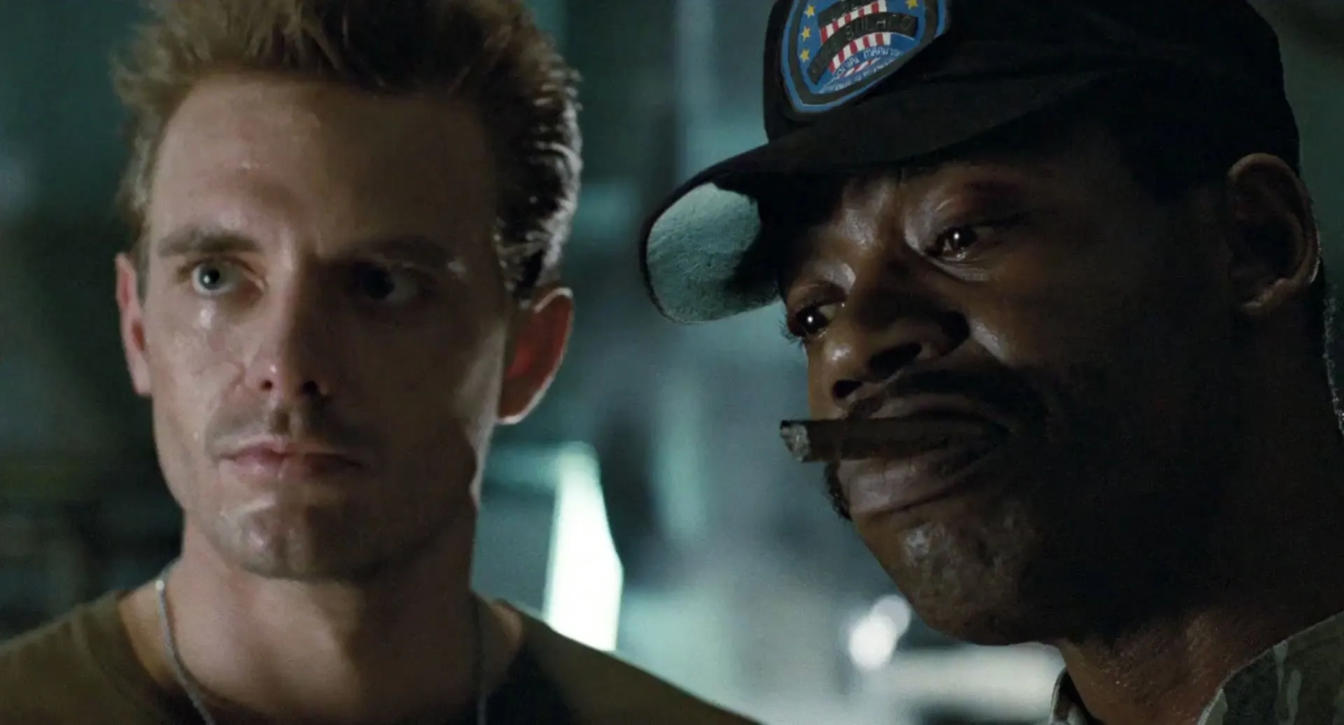 Michael Biehn and Al Matthews in Aliens (1986)