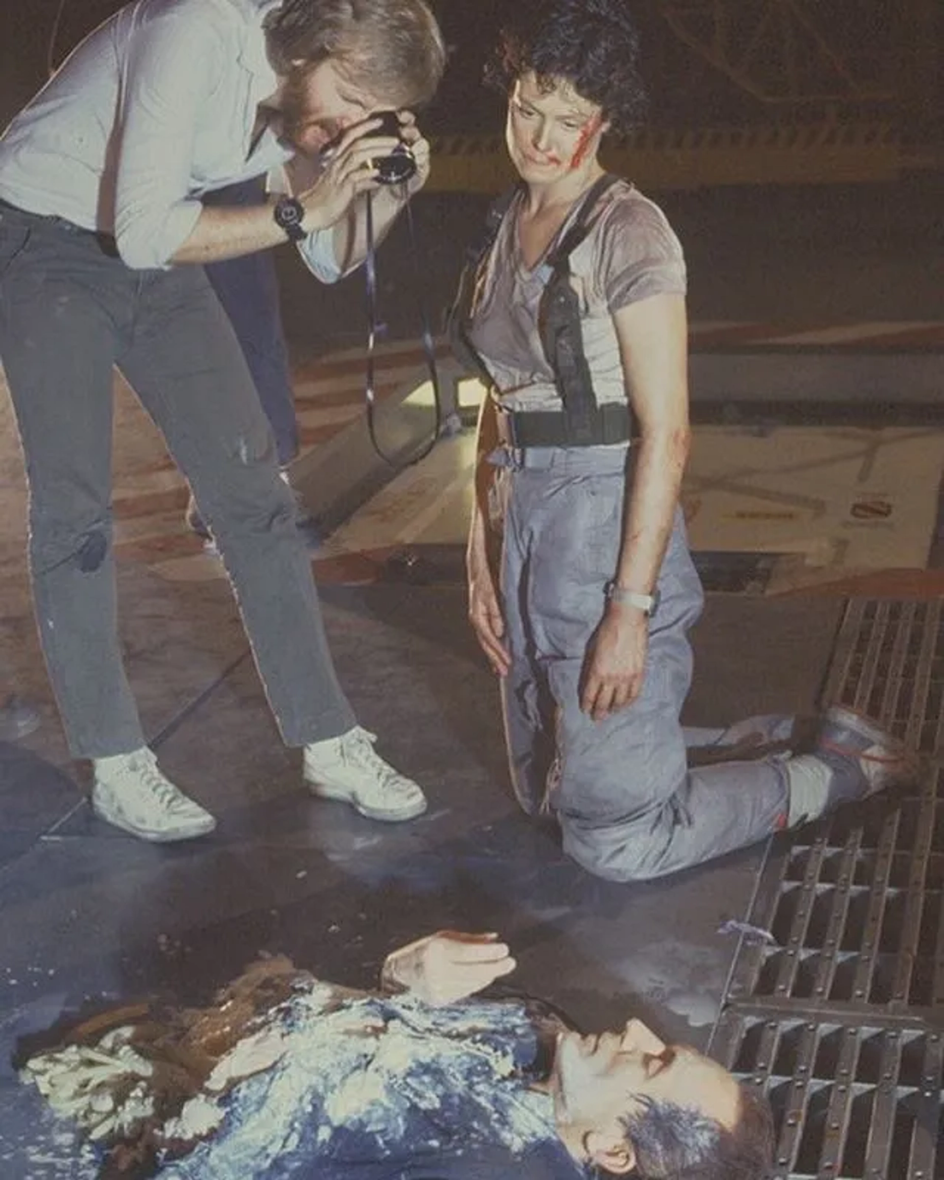 James Cameron, Sigourney Weaver, and Lance Henriksen in Aliens (1986)