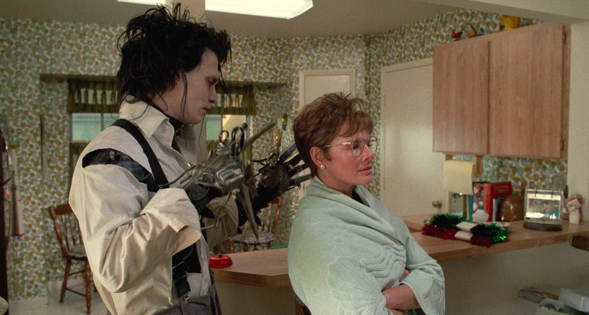 Johnny Depp and Dianne Wiest in Edward Scissorhands (1990)