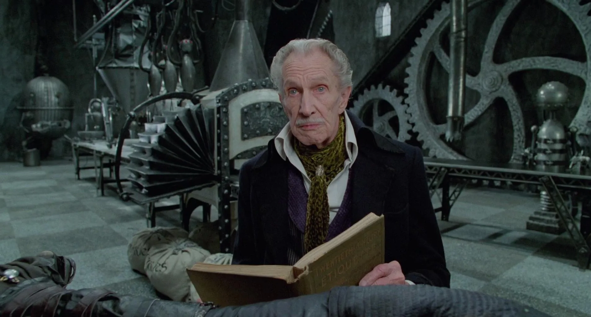 Vincent Price in Edward Scissorhands (1990)