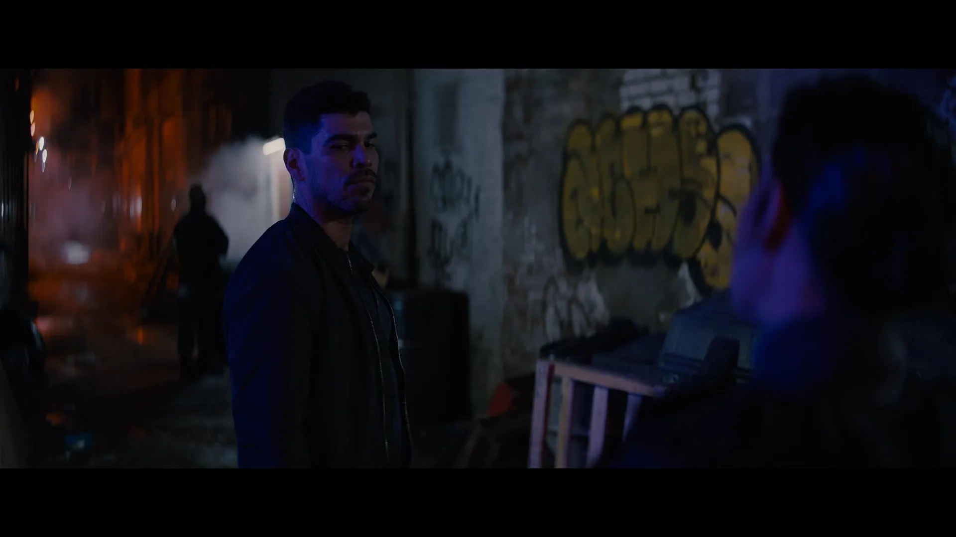 Raúl Castillo in Night Teeth (2021)