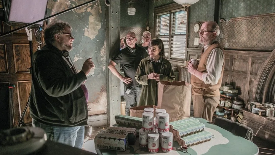 Richard Jenkins, Guillermo del Toro, and Sally Hawkins in The Shape of Water (2017)