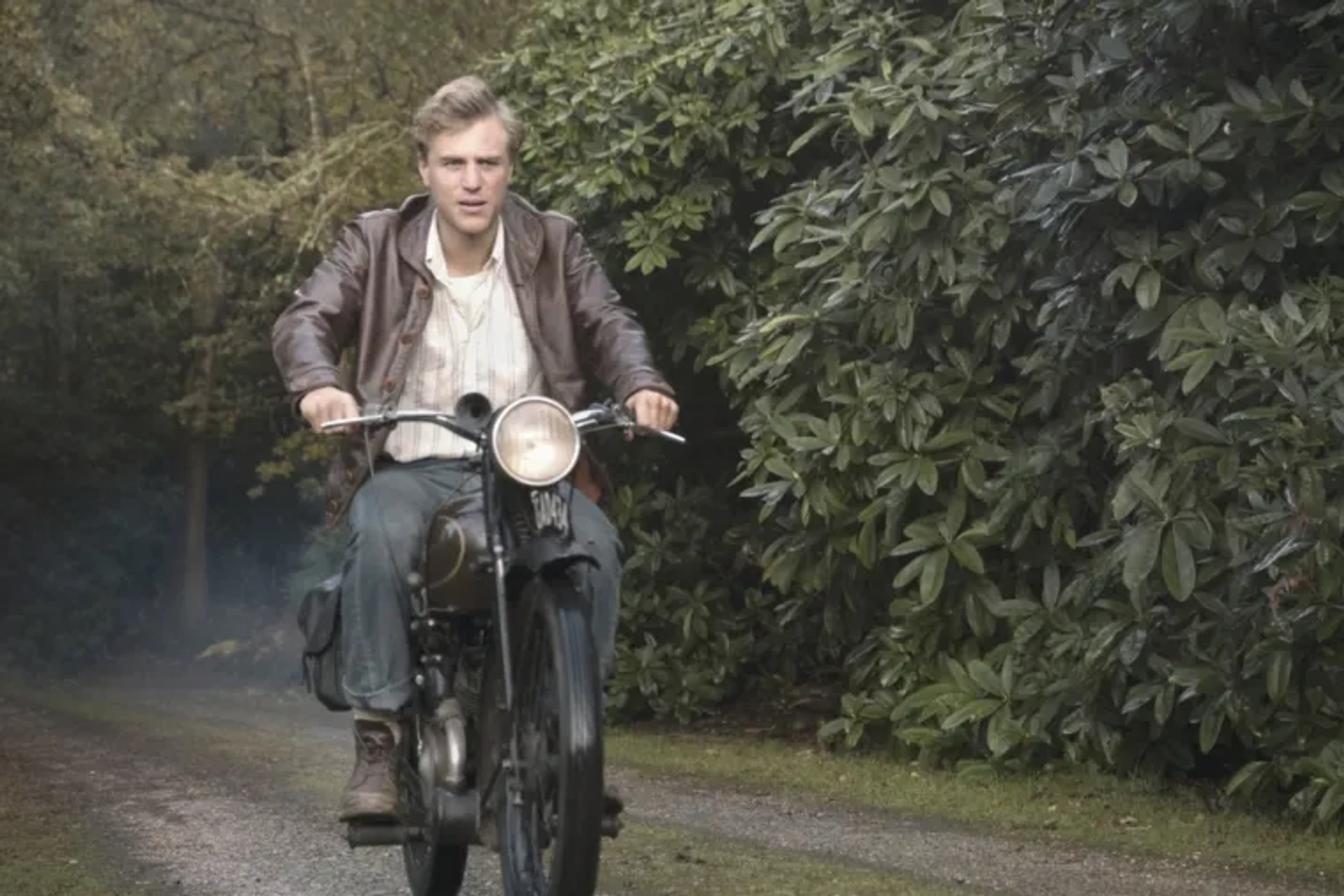 Johnny Flynn in The Dig (2021)