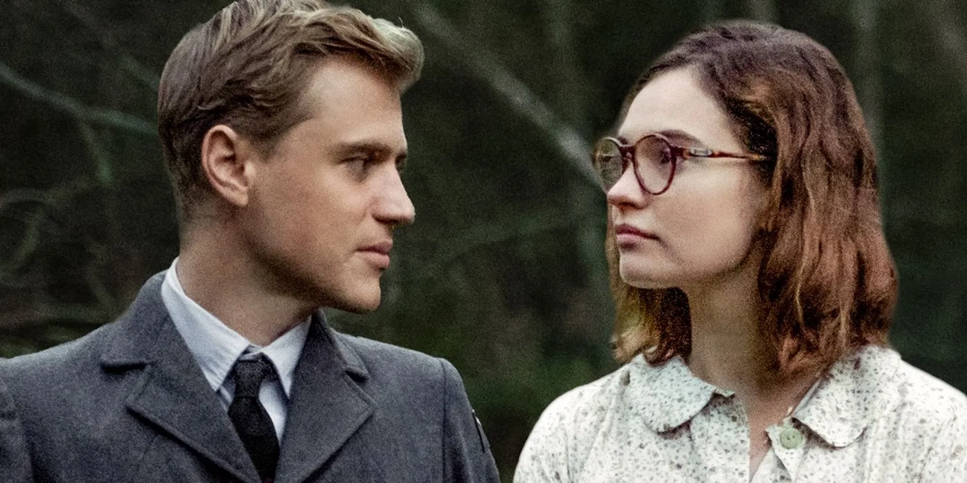 Johnny Flynn and Lily James in The Dig (2021)