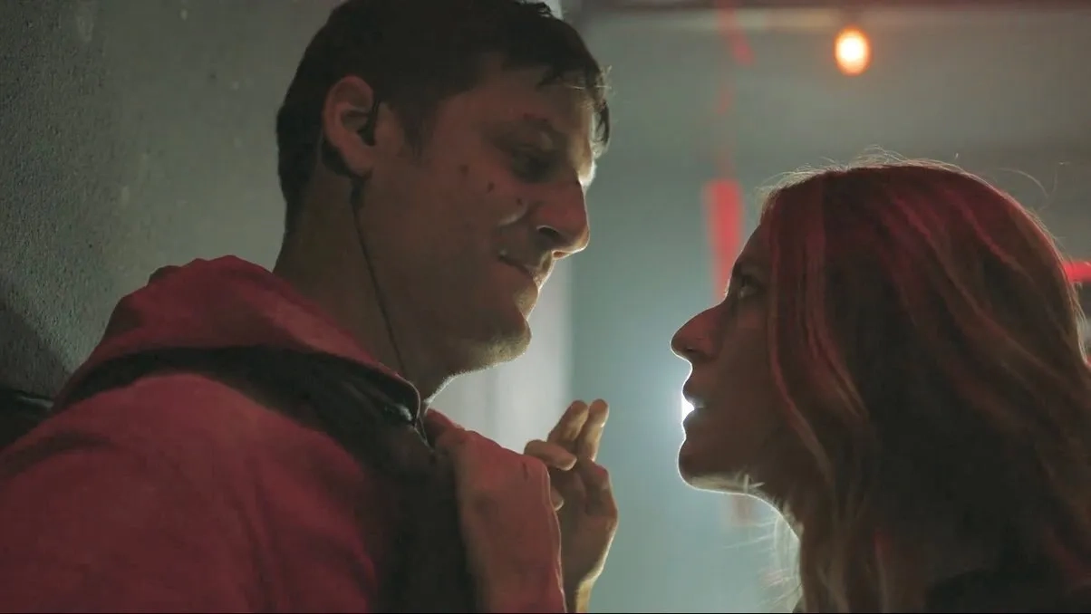 Rodrigo de la Serna and Itziar Ituño in Money Heist: El espectáculo de la vida (2021)