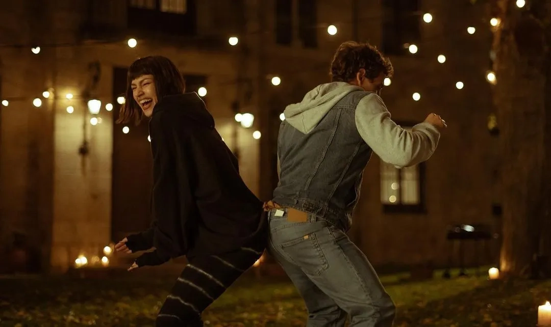 Úrsula Corberó and Miguel Herrán in Money Heist: Vivir muchas vidas (2021)