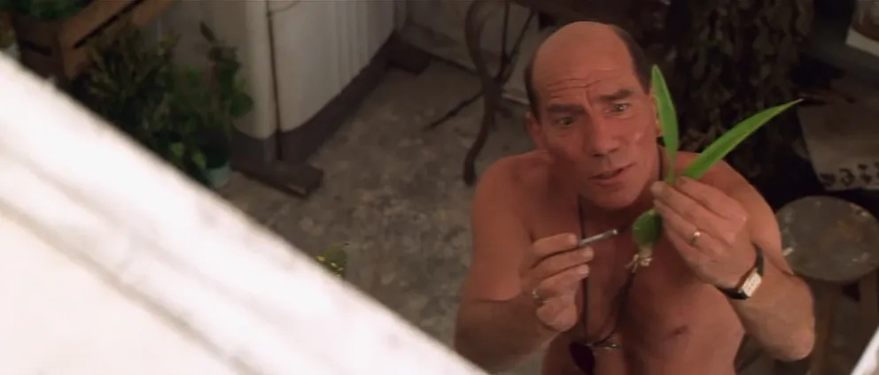 Pete Postlethwaite in Romeo + Juliet (1996)