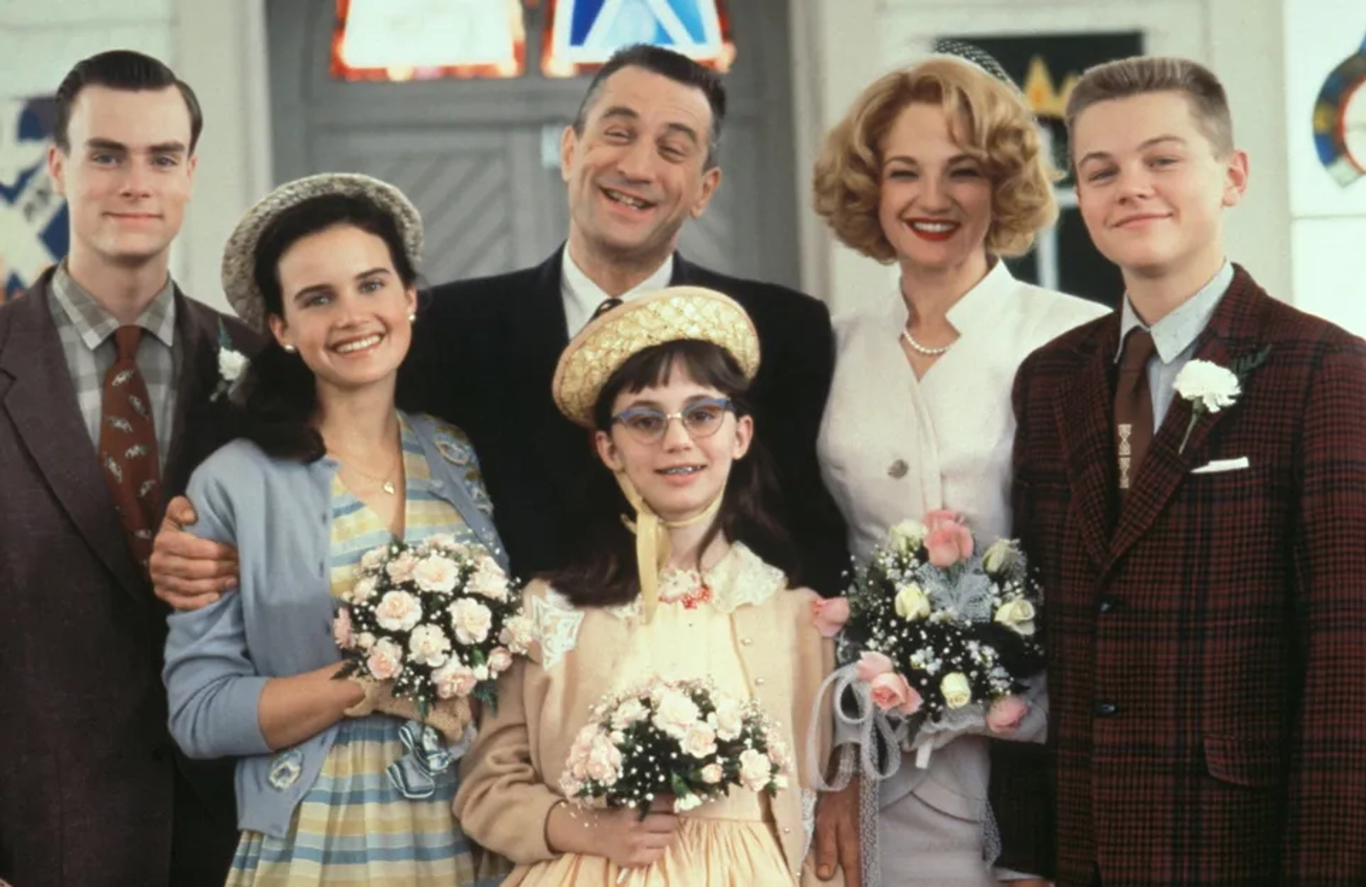 Robert De Niro, Leonardo DiCaprio, Ellen Barkin, Carla Gugino, Zachary Ansley, and Eliza Dushku in This Boy's Life (1993)