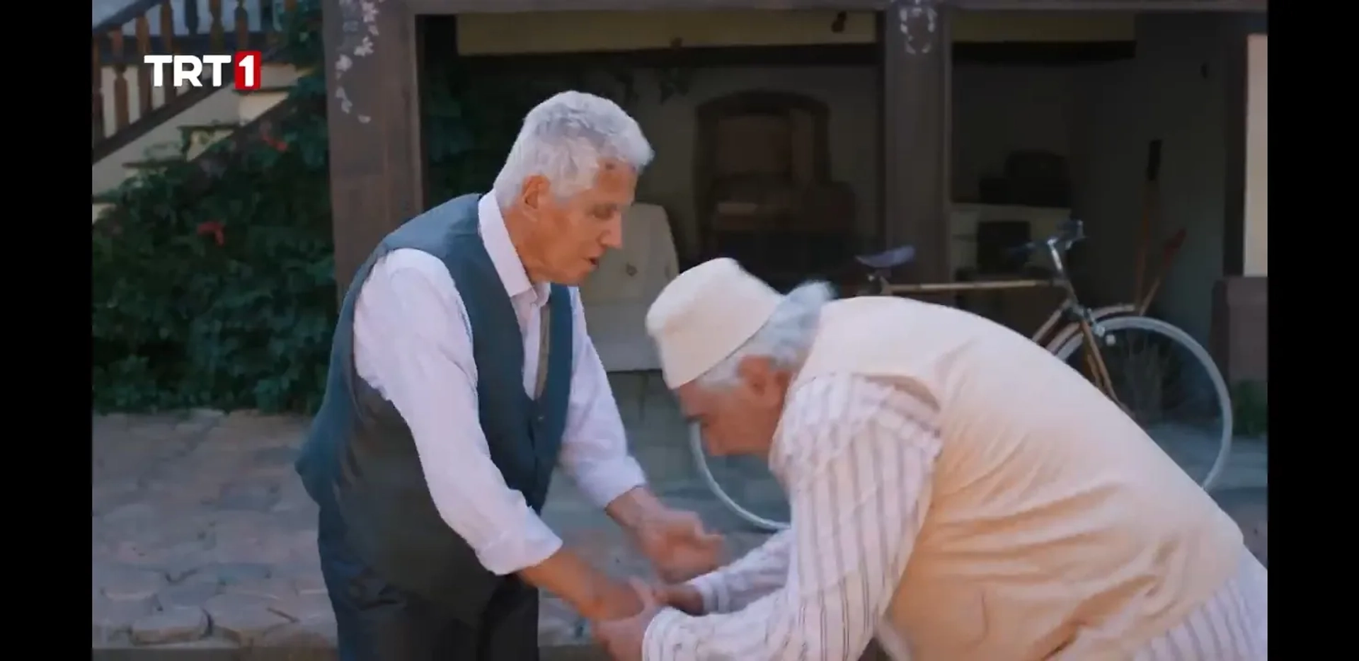 Erdal Özyagcilar and Abdurahman Rahman in Balkan Ninnisi (2022)