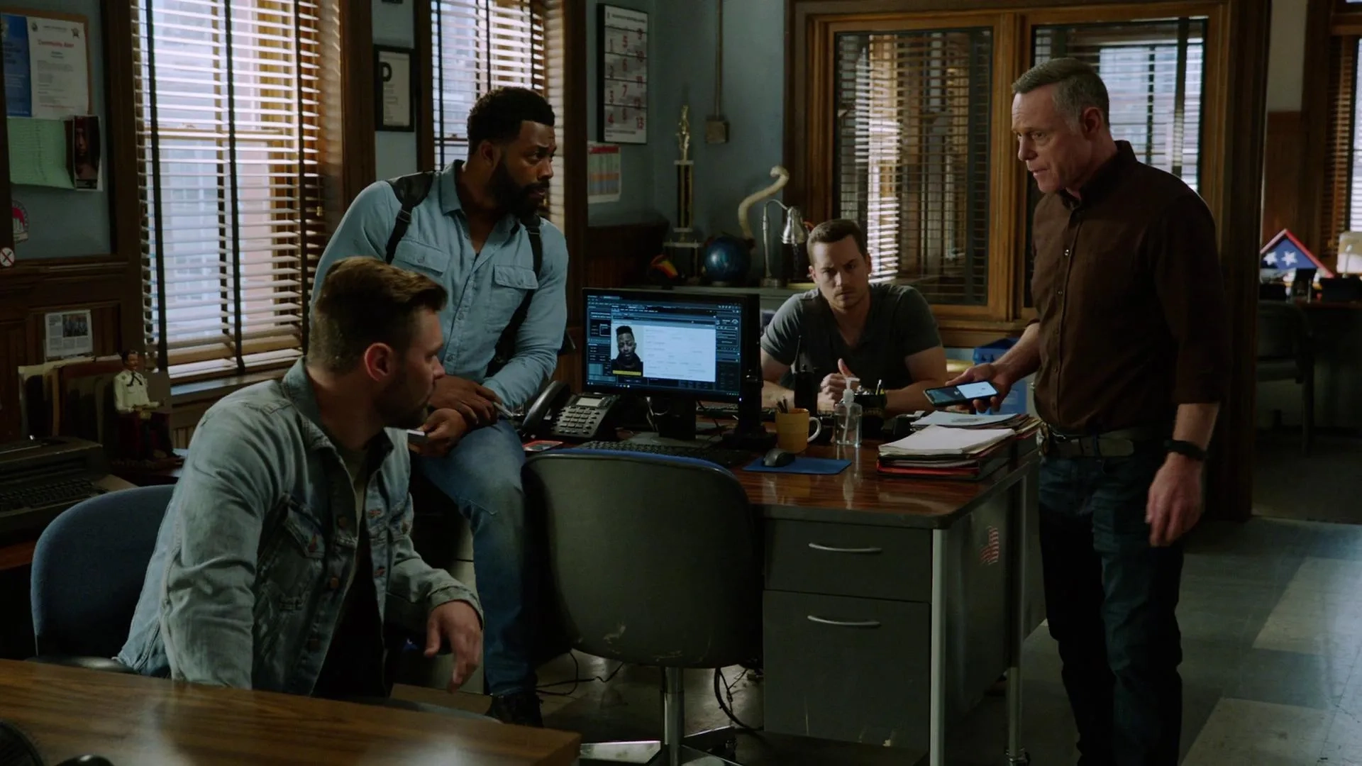 Jason Beghe, Jesse Lee Soffer, Patrick John Flueger, and LaRoyce Hawkins in Chicago P.D.: In the Dark (2021)