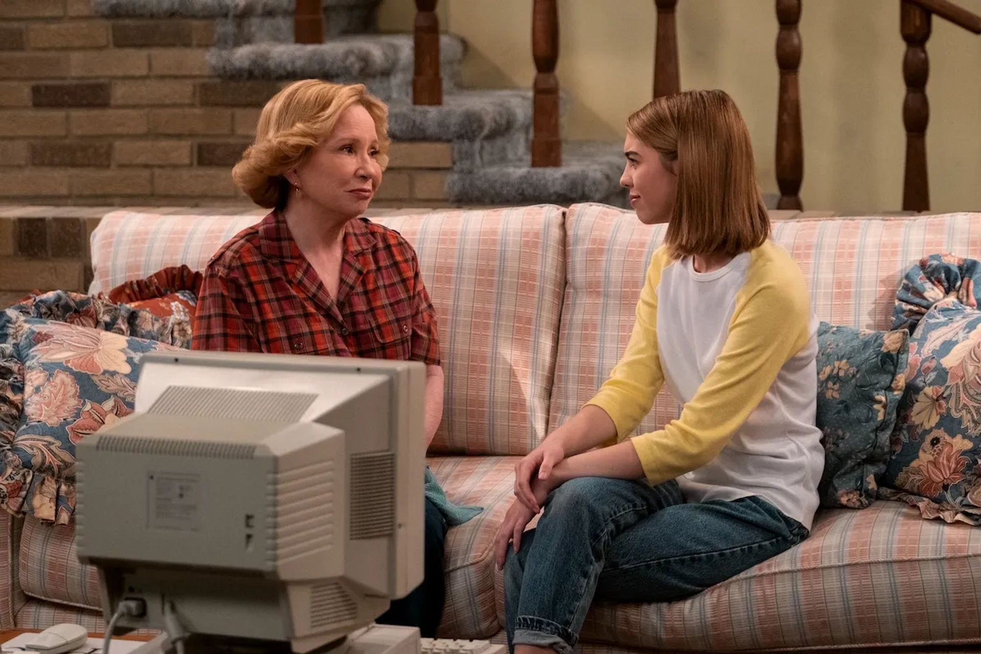 Debra Jo Rupp and Callie Haverda in That '90s Show (2023)