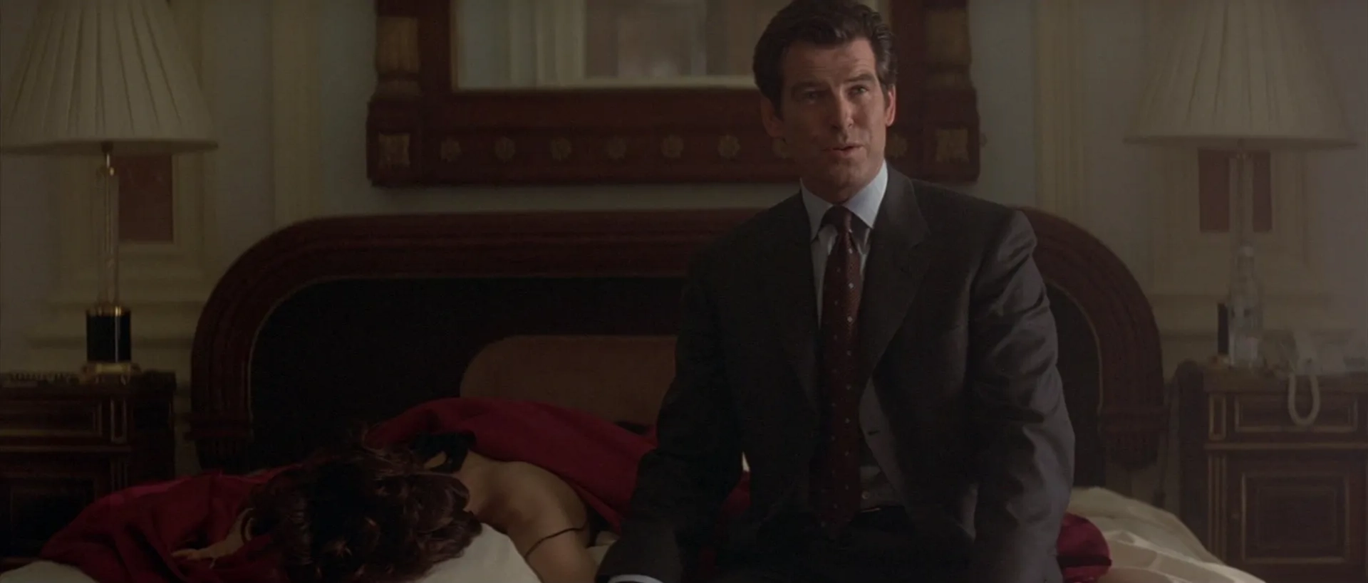 Pierce Brosnan and Teri Hatcher in Tomorrow Never Dies (1997)