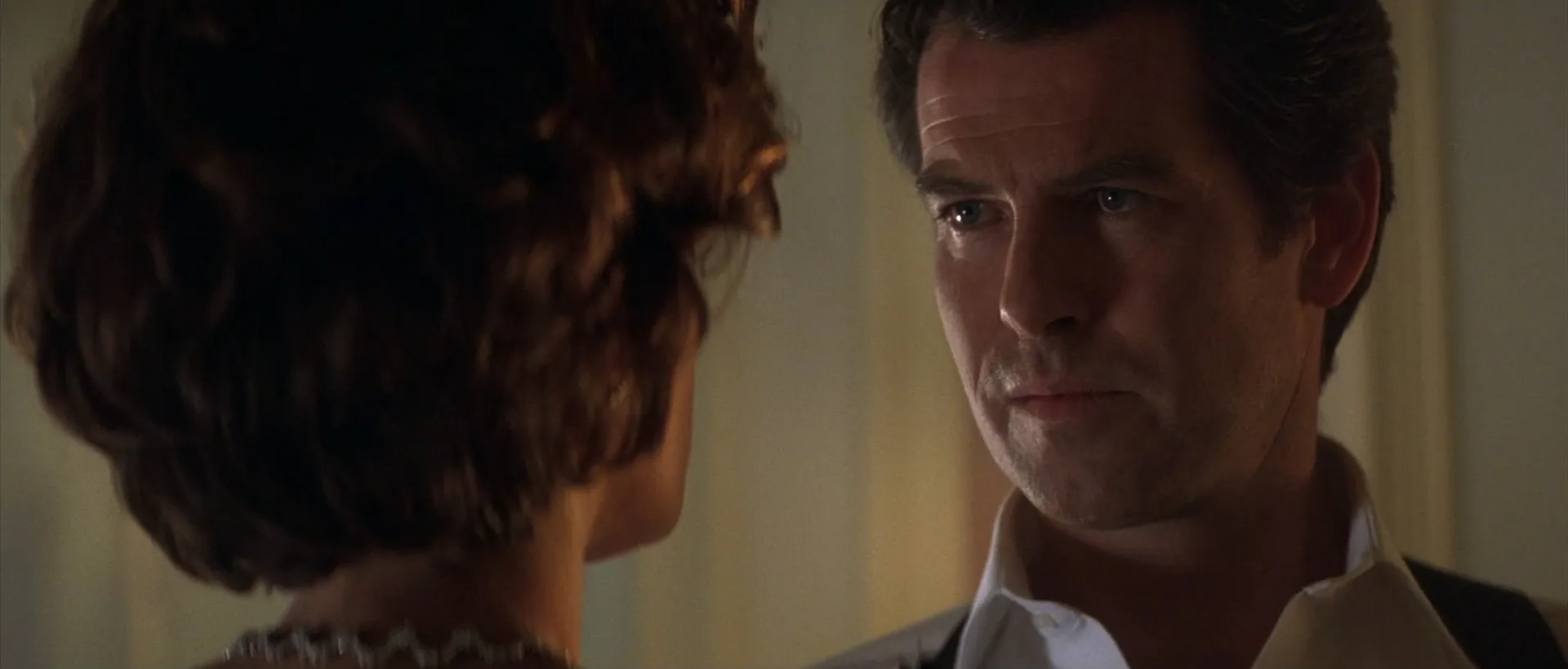 Pierce Brosnan and Teri Hatcher in Tomorrow Never Dies (1997)