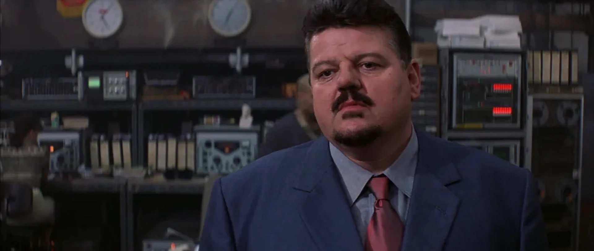 Robbie Coltrane in The World Is Not Enough (1999)