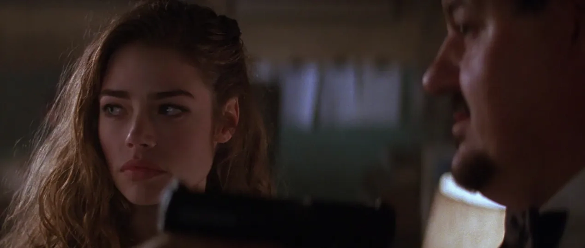 Denise Richards and Robbie Coltrane in The World Is Not Enough (1999)