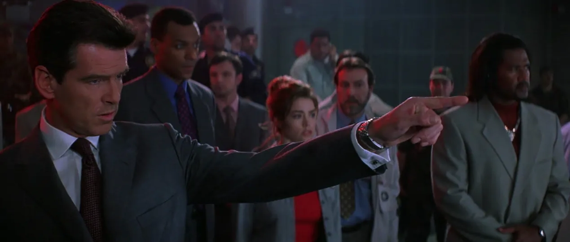 Pierce Brosnan, Denise Richards, Colin Salmon, and John Seru in The World Is Not Enough (1999)