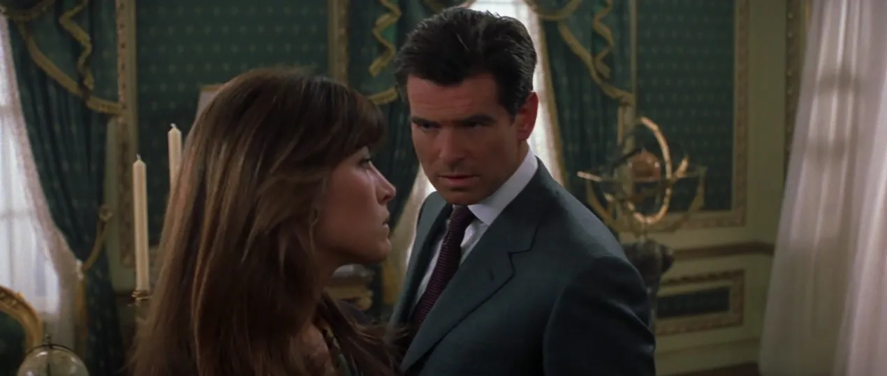 Pierce Brosnan and Sophie Marceau in The World Is Not Enough (1999)
