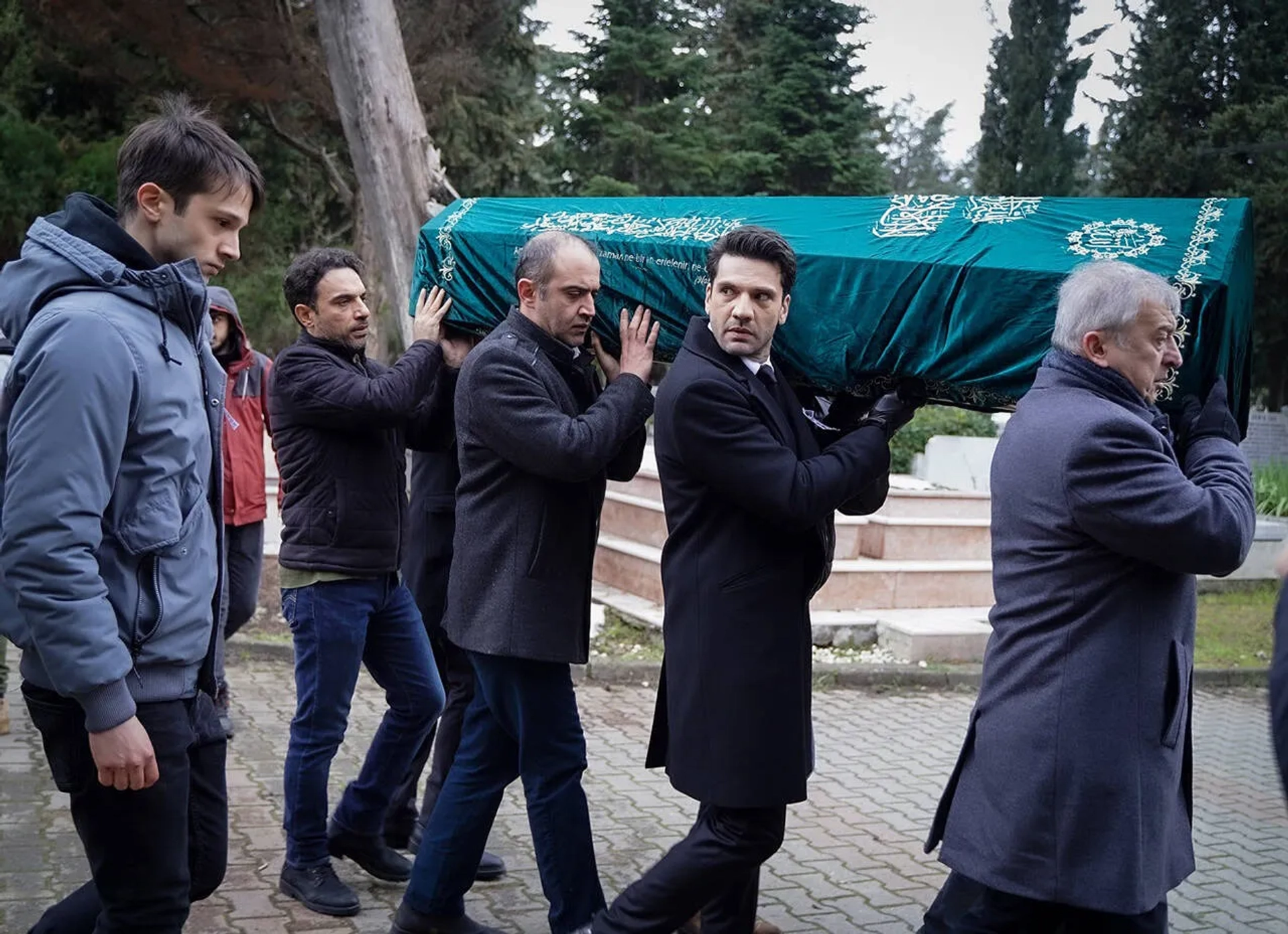 Kaan Urgancioglu, Hüseyin Avni Danyal, Ugur Aslan, and Arda Aranat in Family Secrets (2021)