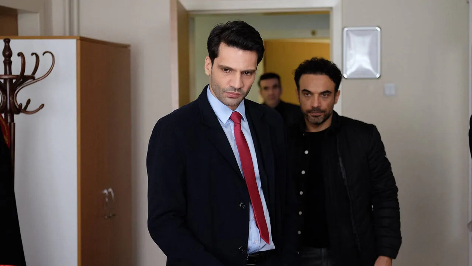 Kaan Urgancioglu, Ugur Aslan, and Mehmet Yilmaz Ak in Family Secrets (2021)