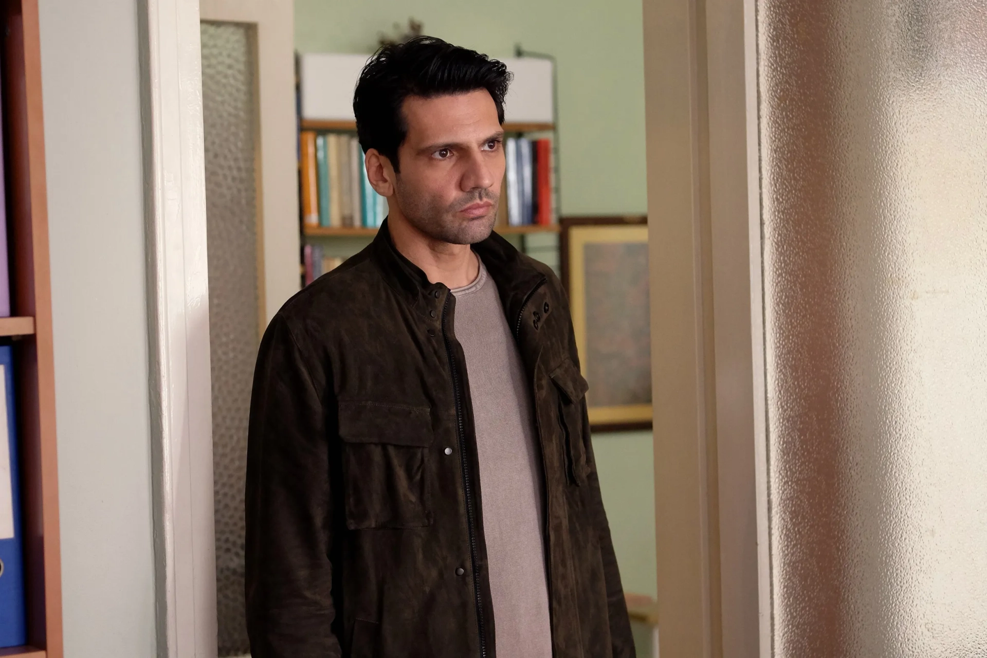 Kaan Urgancioglu in Family Secrets (2021)