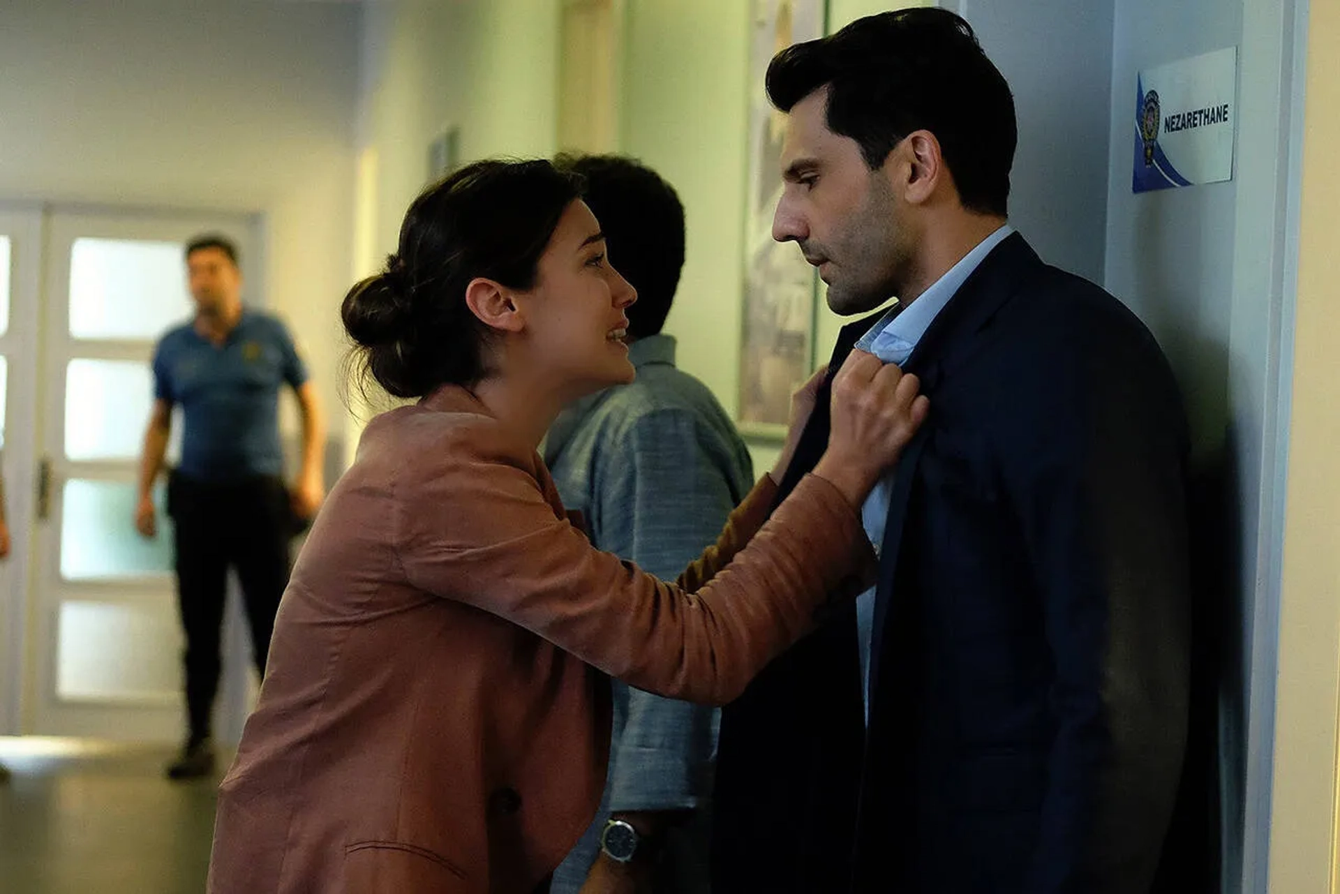 Kaan Urgancioglu and Pinar Deniz in Family Secrets (2021)