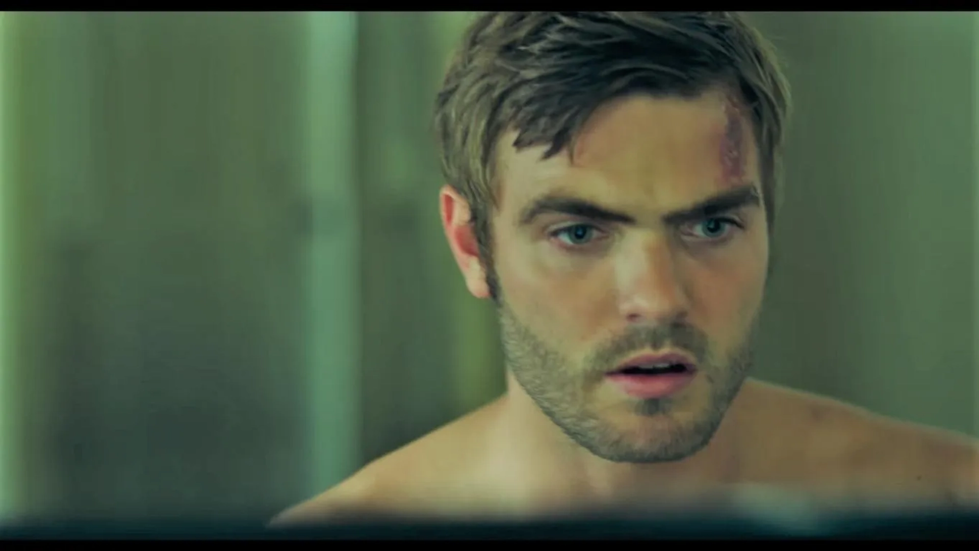 Alex Roe in Rings (2017)