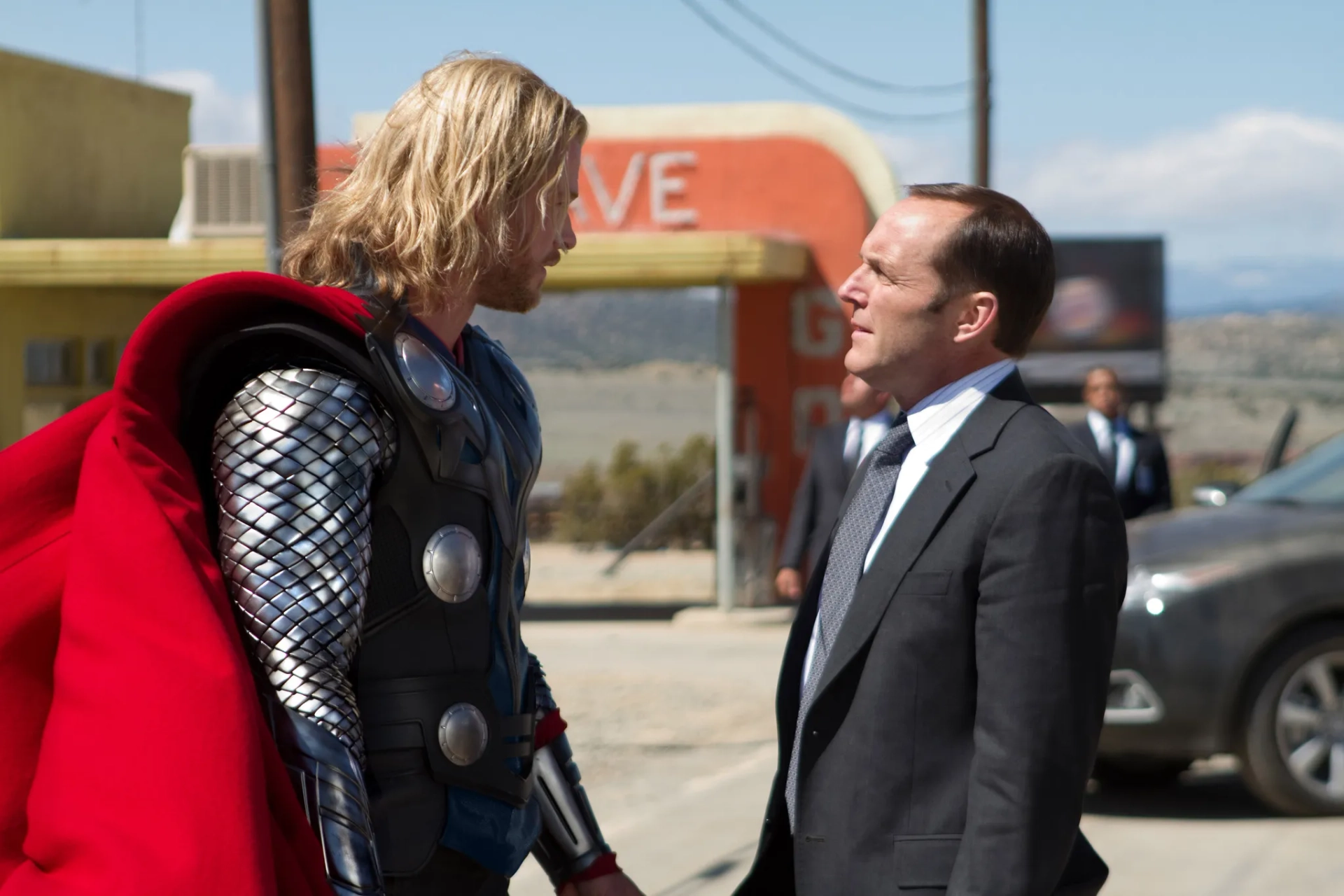 Clark Gregg and Chris Hemsworth in Thor (2011)